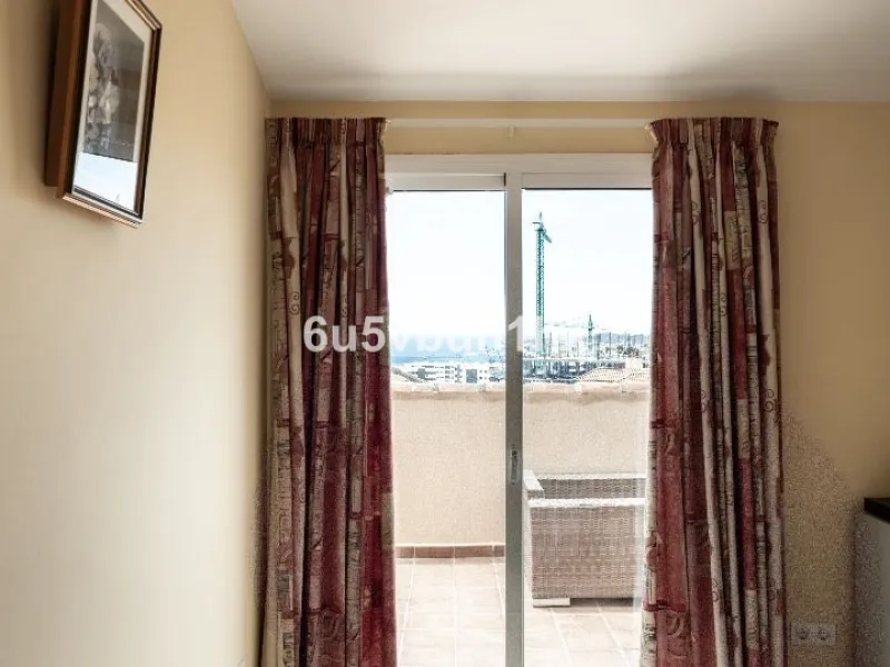 Apartment - Penthouse в продаже в Fuengirola, Málaga. В доме 2 спален и 2 ванных комнат. Площадь дома 135 м²