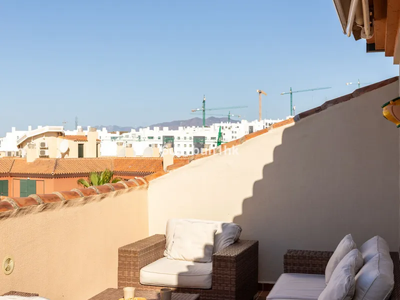 Apartment - Penthouse в продаже в Fuengirola, Málaga. В доме 2 спален и 2 ванных комнат. Площадь дома 135 м²