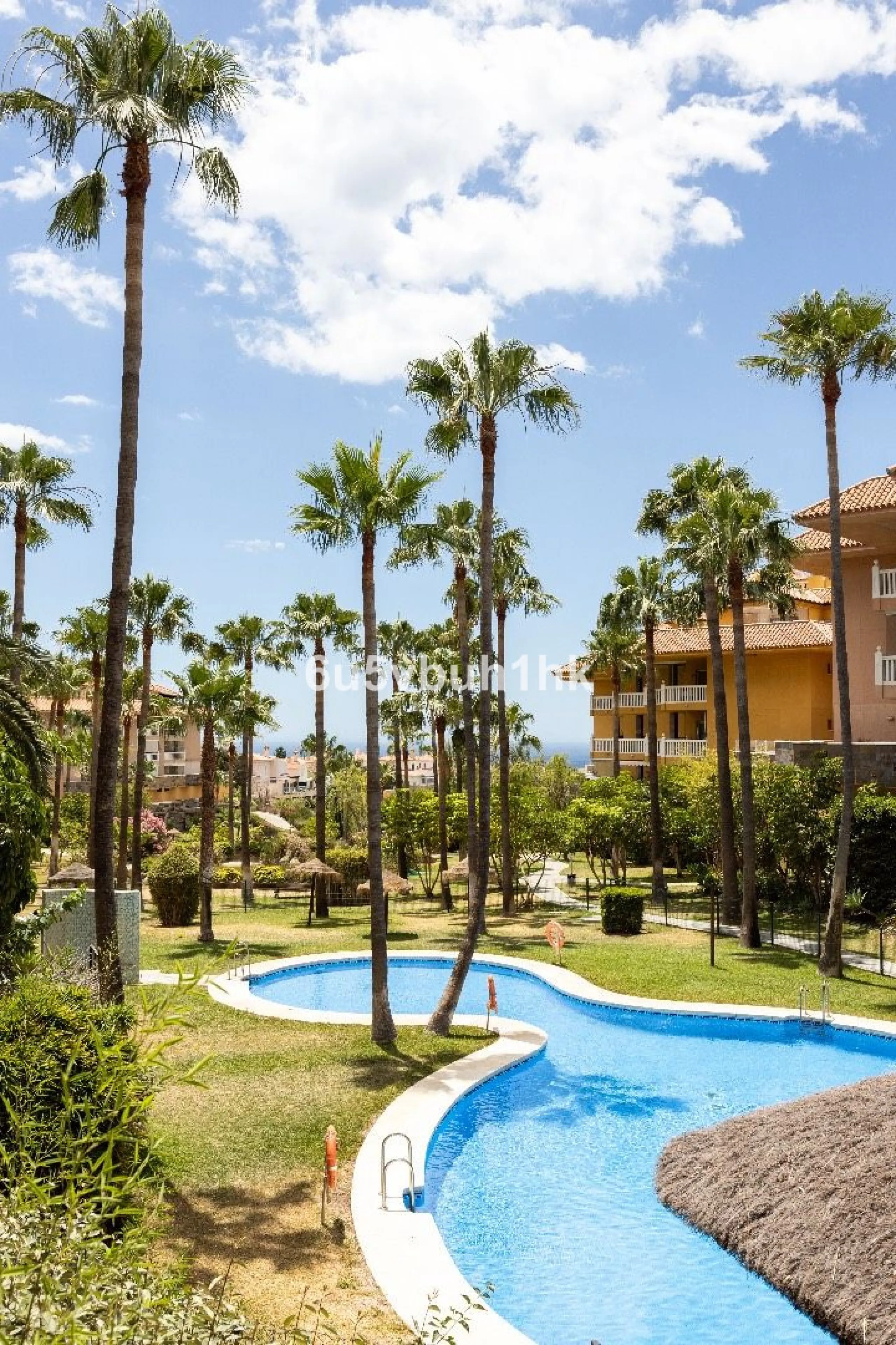 Apartment - Penthouse в продаже в Fuengirola, Málaga. В доме 2 спален и 2 ванных комнат. Площадь дома 135 м²