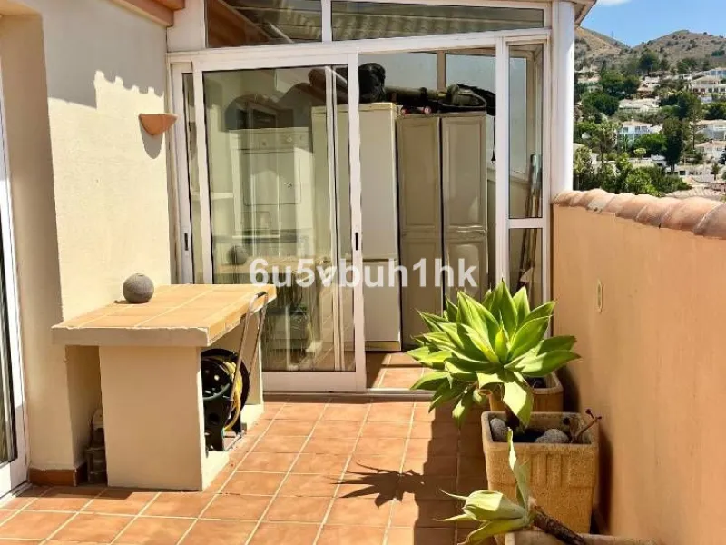 Apartment - Penthouse в продаже в Fuengirola, Málaga. В доме 2 спален и 2 ванных комнат. Площадь дома 135 м²