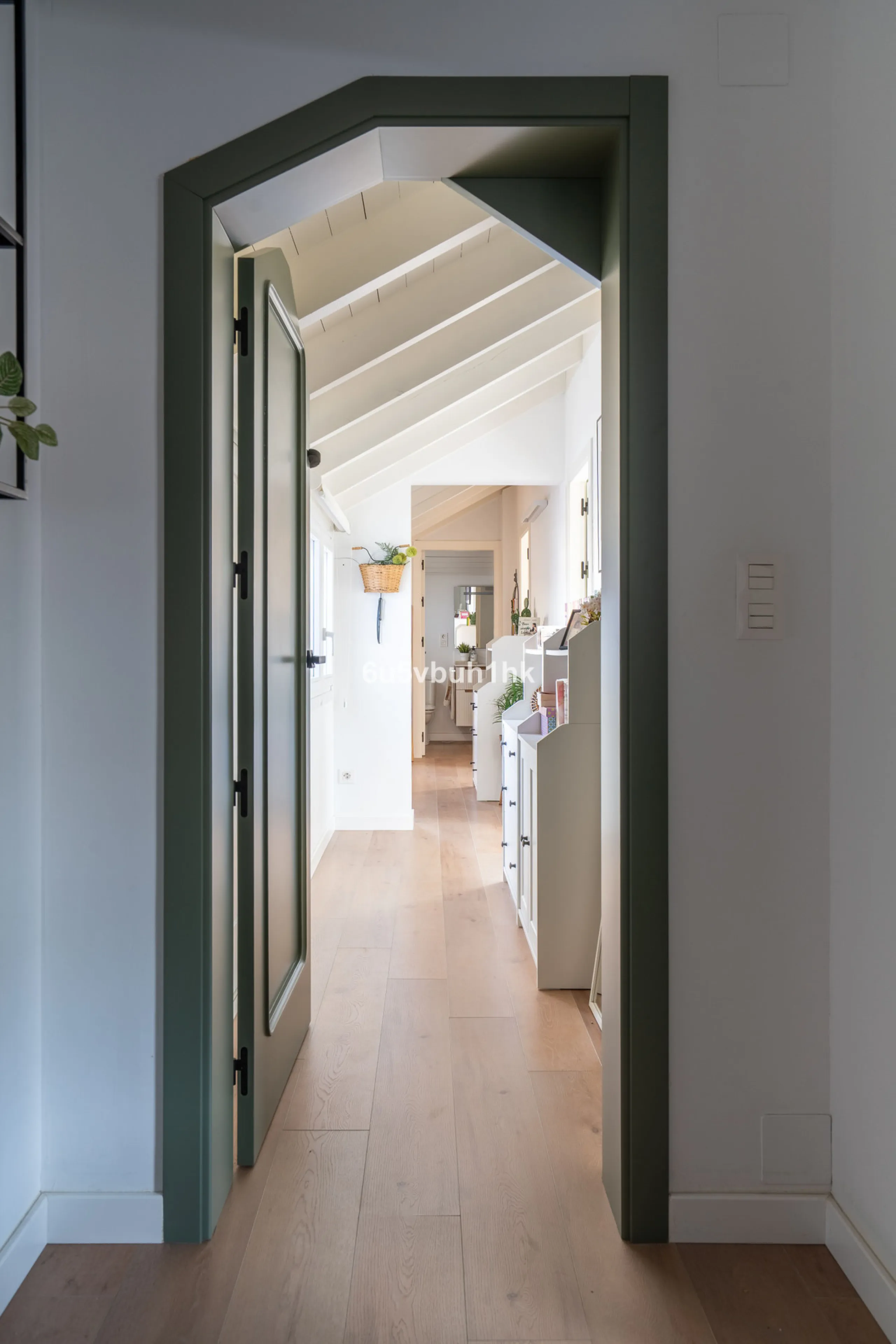 Discover a rare opportunity to own two beautifully designed homes combined on one generous plot in the heart of Vélez-Málaga — complete with private parking, a swimming pool, extensive entertainment areas, and a substantial commercial premise generating €