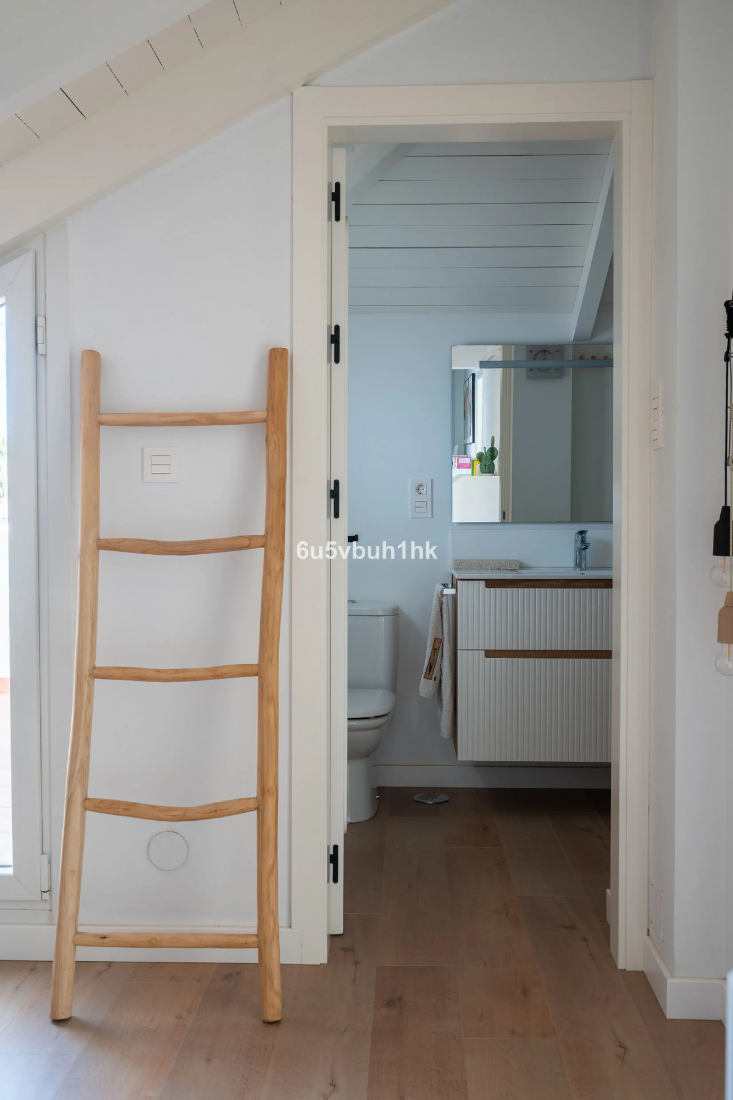 Discover a rare opportunity to own two beautifully designed homes combined on one generous plot in the heart of Vélez-Málaga — complete with private parking, a swimming pool, extensive entertainment areas, and a substantial commercial premise generating €