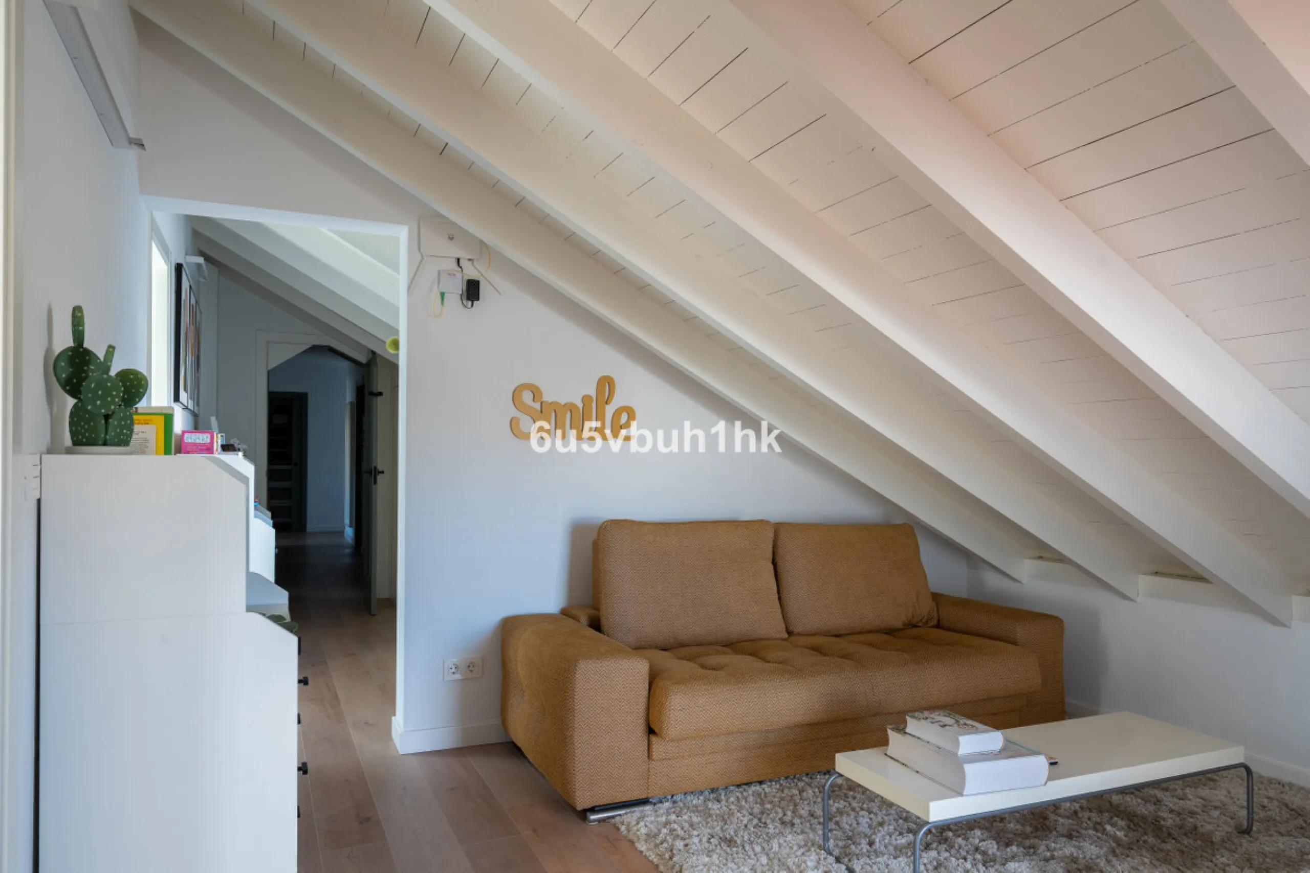 Discover a rare opportunity to own two beautifully designed homes combined on one generous plot in the heart of Vélez-Málaga — complete with private parking, a swimming pool, extensive entertainment areas, and a substantial commercial premise generating €
