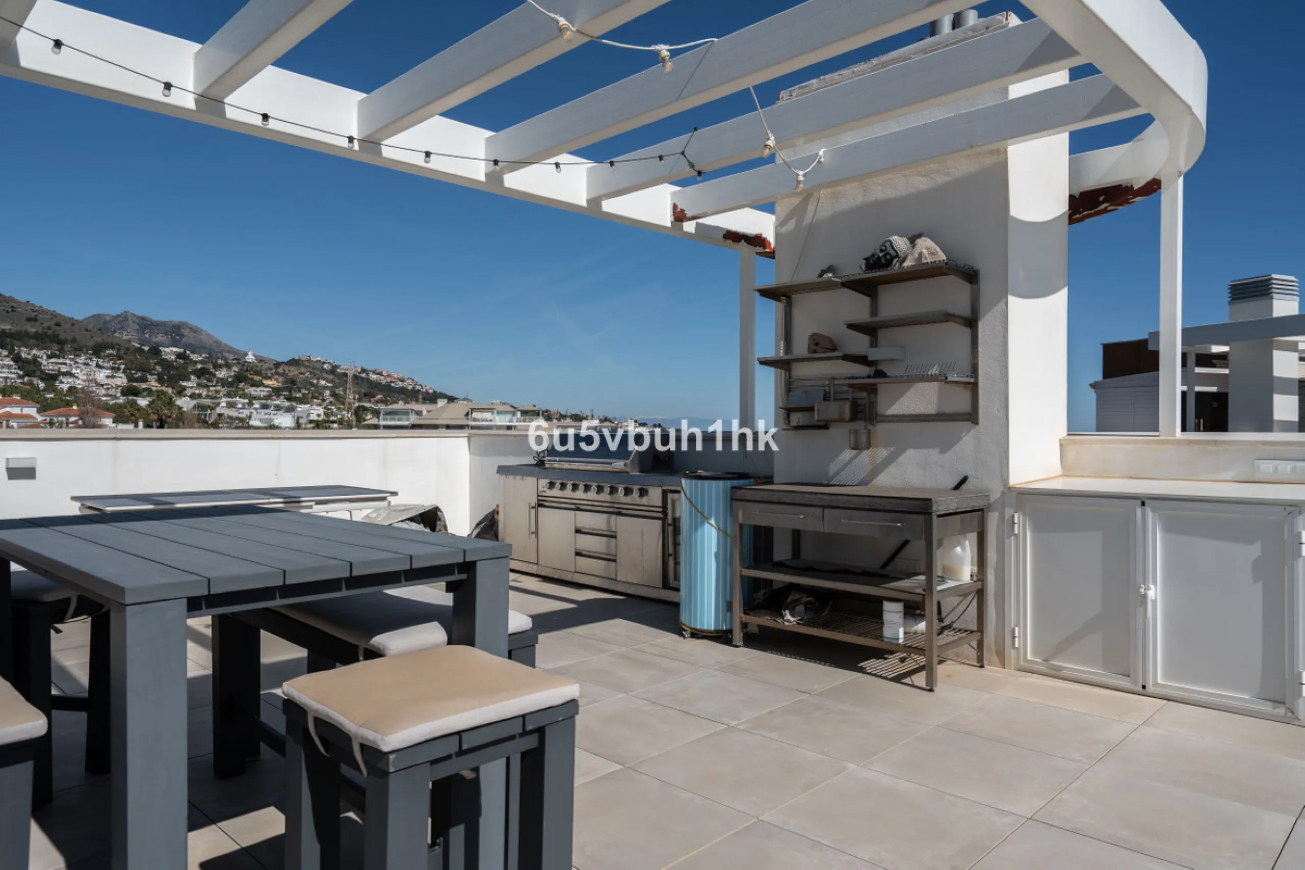 Apartment - Penthouse Duplex в продаже в Fuengirola, Málaga. В доме 3 спален и 2 ванных комнат. Площадь дома 96 м²