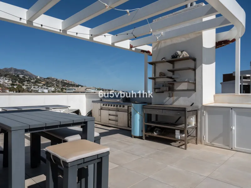 Apartment - Penthouse Duplex в продаже в Fuengirola, Málaga. В доме 3 спален и 2 ванных комнат. Площадь дома 96 м²
