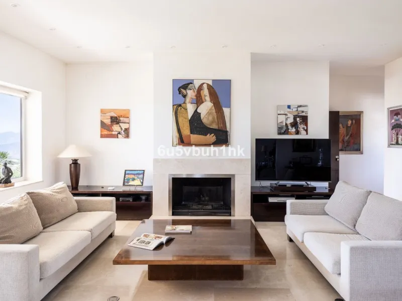 House - Detached Villa в продаже в Antequera, Málaga. В доме 5 спален и 5 ванных комнат. Площадь дома 643 м². Площадь участка 39428 м²