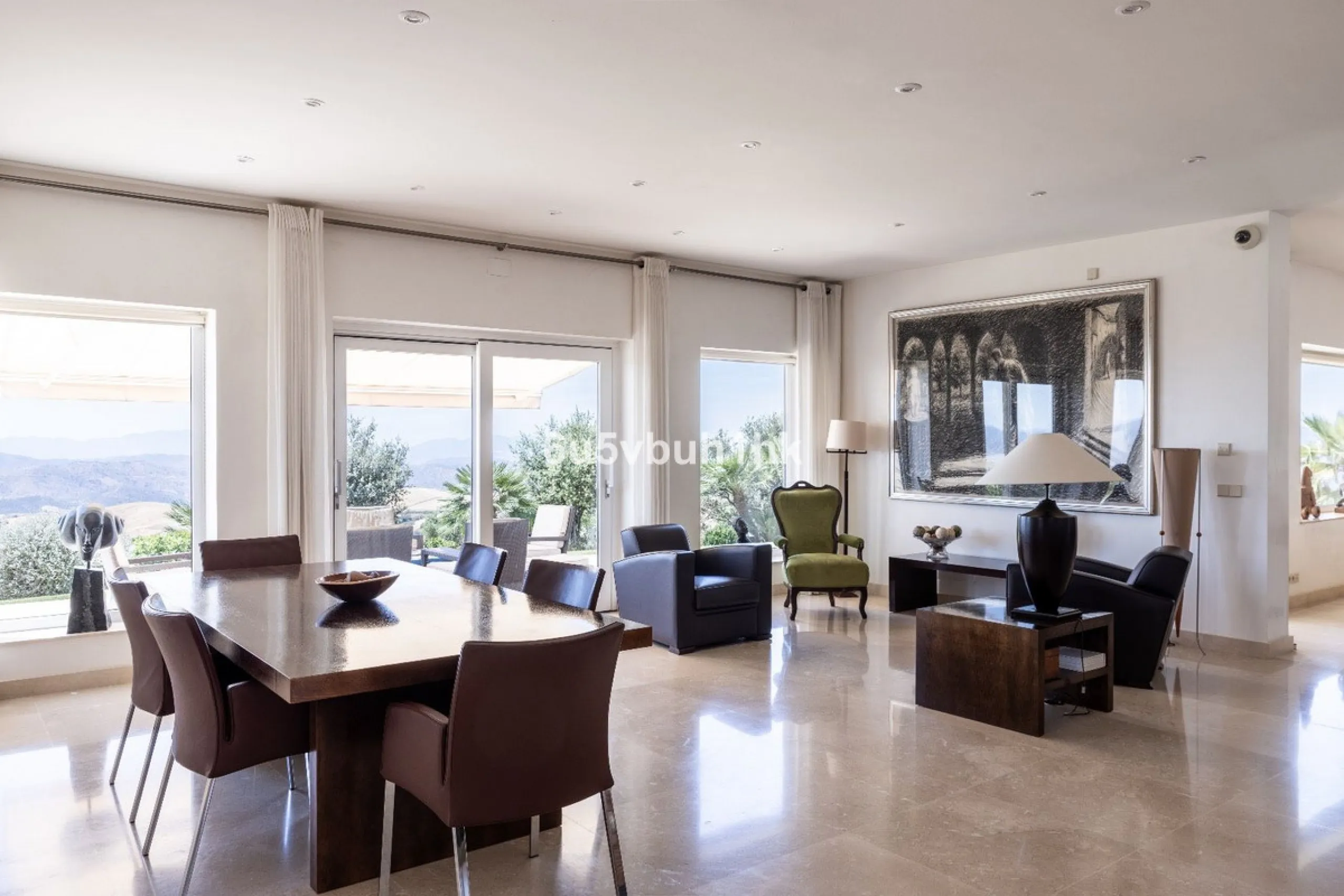 House - Detached Villa в продаже в Antequera, Málaga. В доме 5 спален и 5 ванных комнат. Площадь дома 643 м². Площадь участка 39428 м²