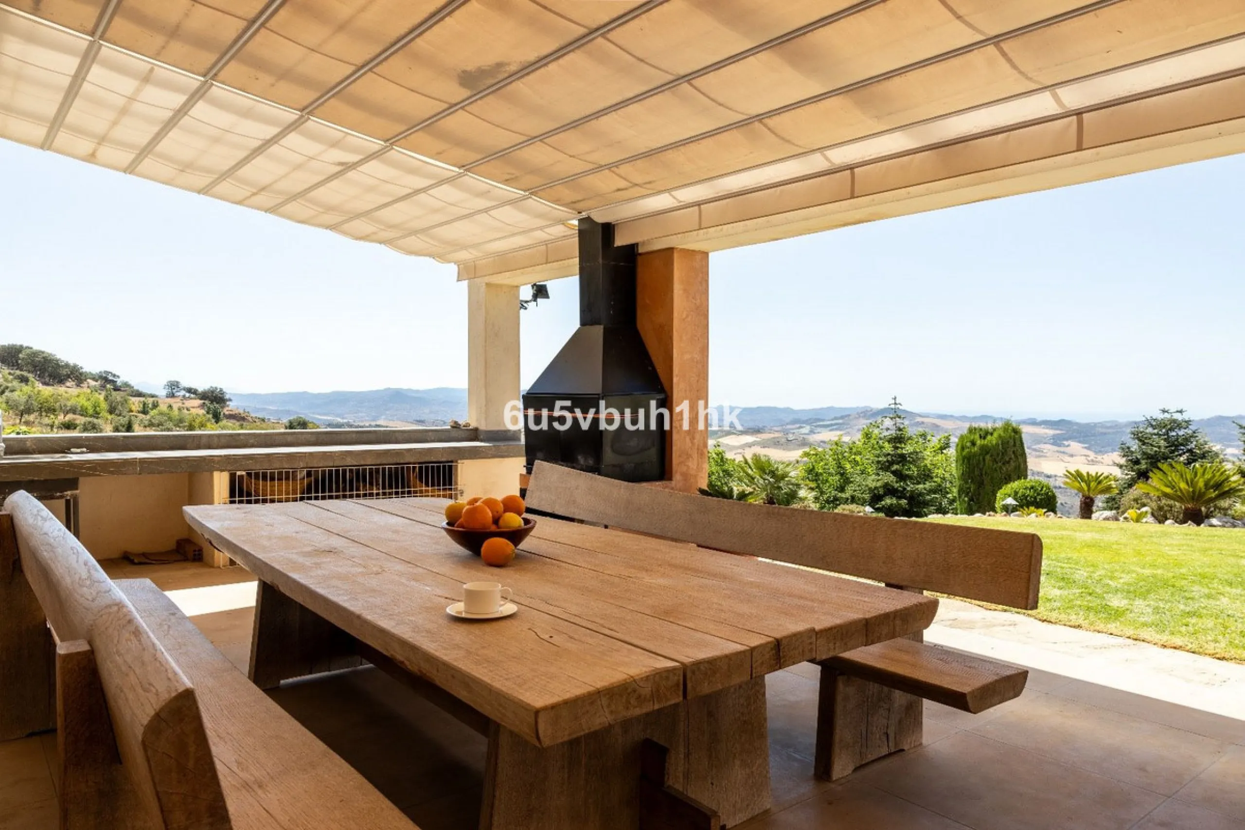 House - Detached Villa в продаже в Antequera, Málaga. В доме 5 спален и 5 ванных комнат. Площадь дома 643 м². Площадь участка 39428 м²