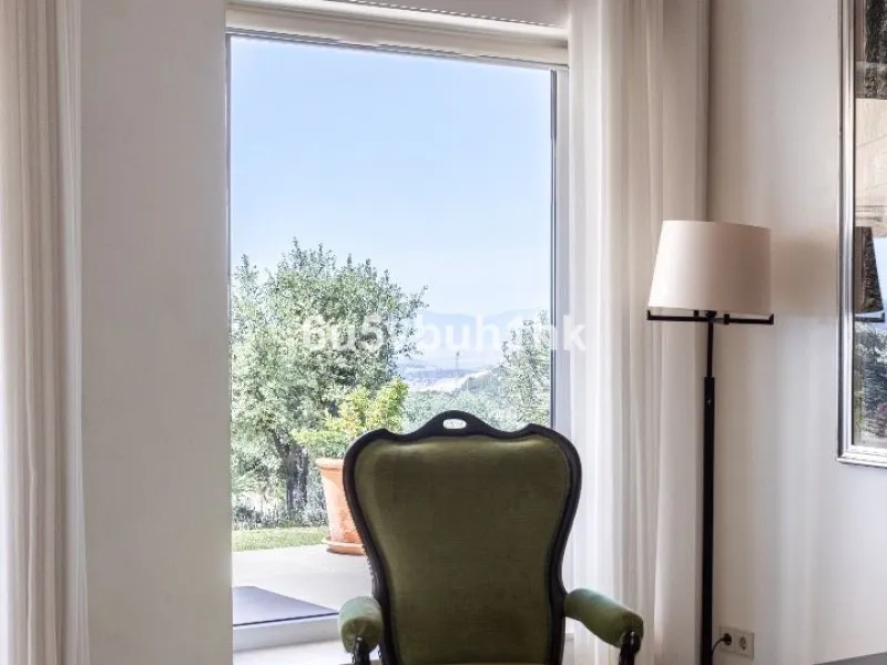 House - Detached Villa в продаже в Antequera, Málaga. В доме 5 спален и 5 ванных комнат. Площадь дома 643 м². Площадь участка 39428 м²