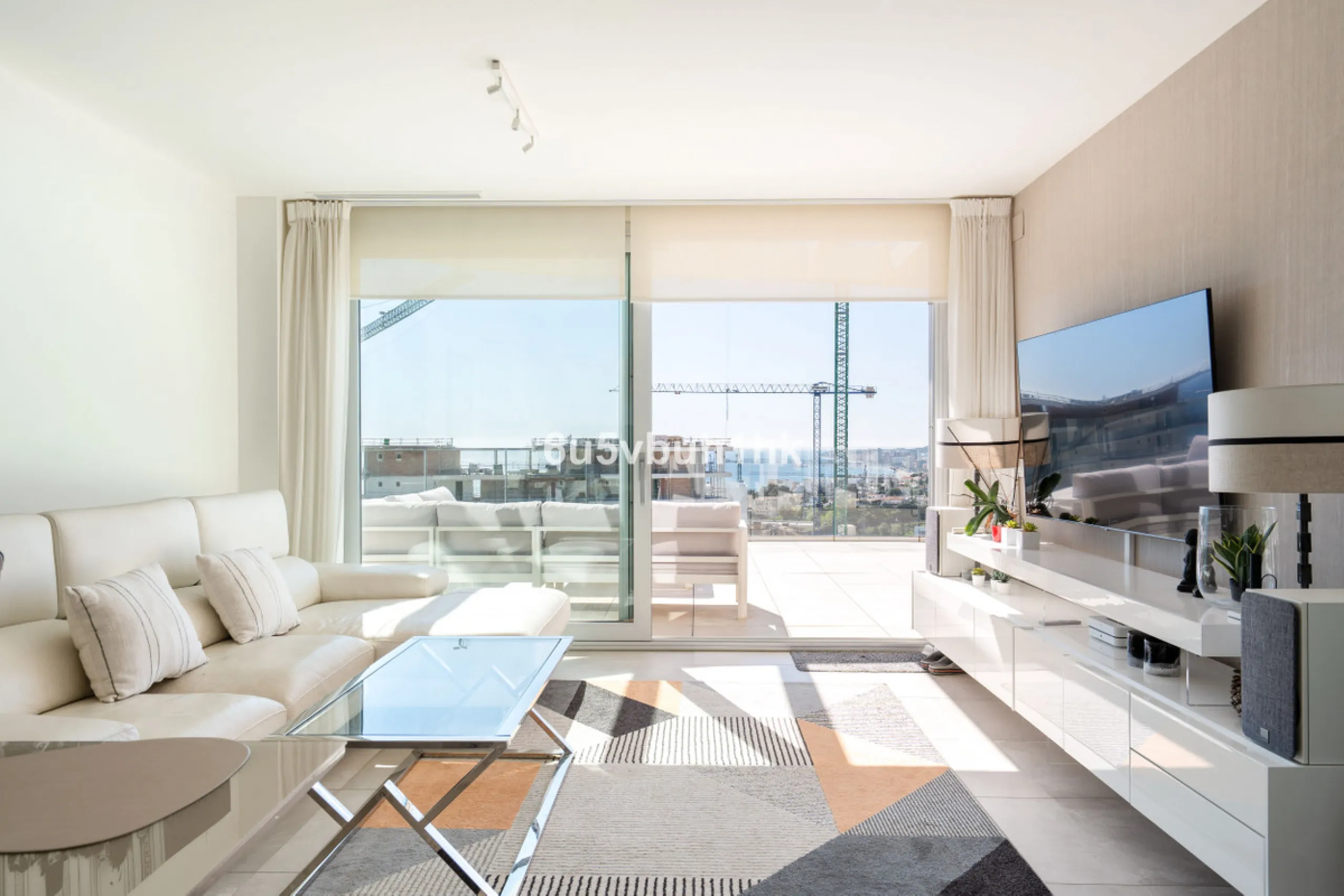 Apartment - Penthouse Duplex в продаже в Fuengirola, Málaga. В доме 3 спален и 2 ванных комнат. Площадь дома 96 м²