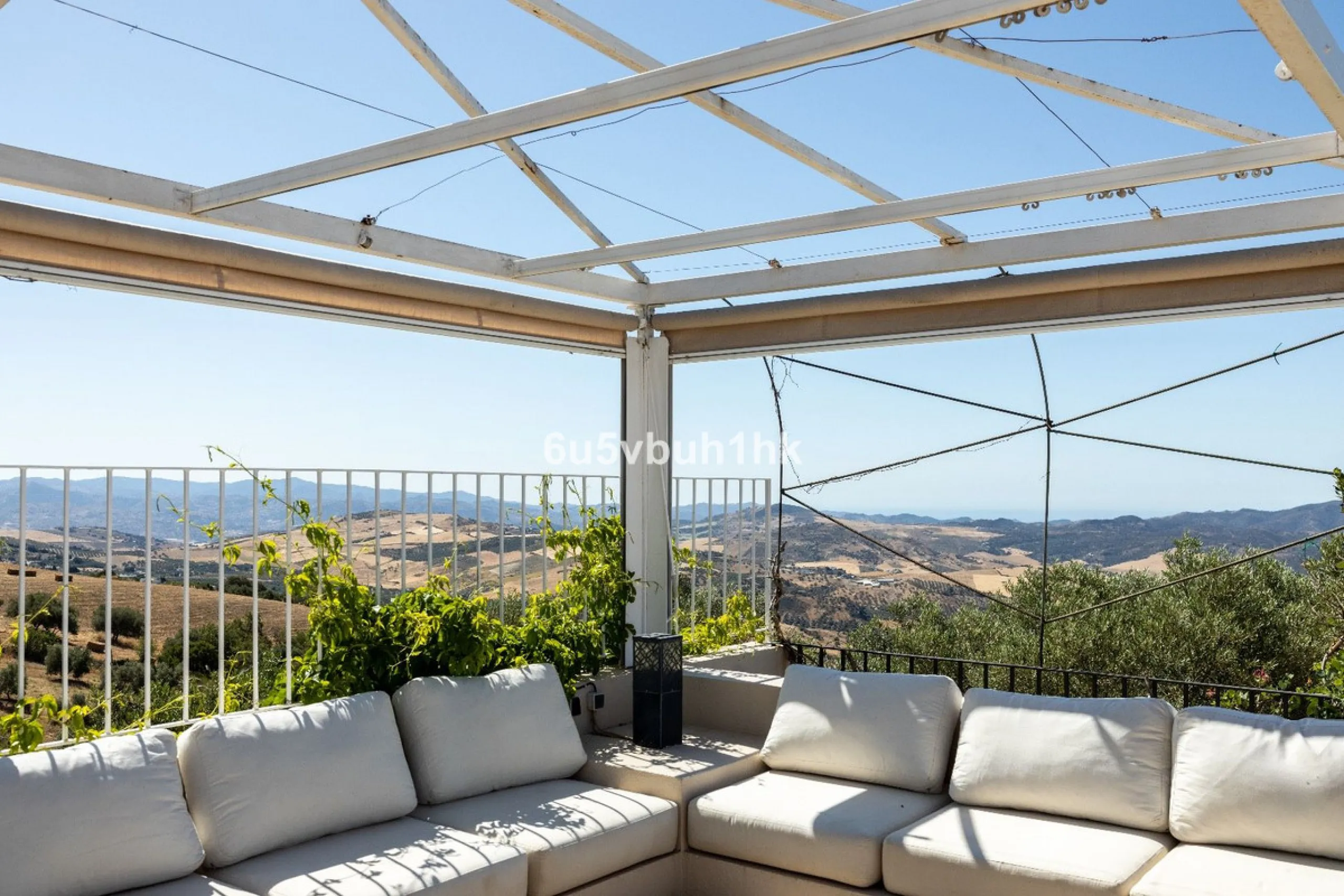 House - Detached Villa в продаже в Antequera, Málaga. В доме 5 спален и 5 ванных комнат. Площадь дома 643 м². Площадь участка 39428 м²