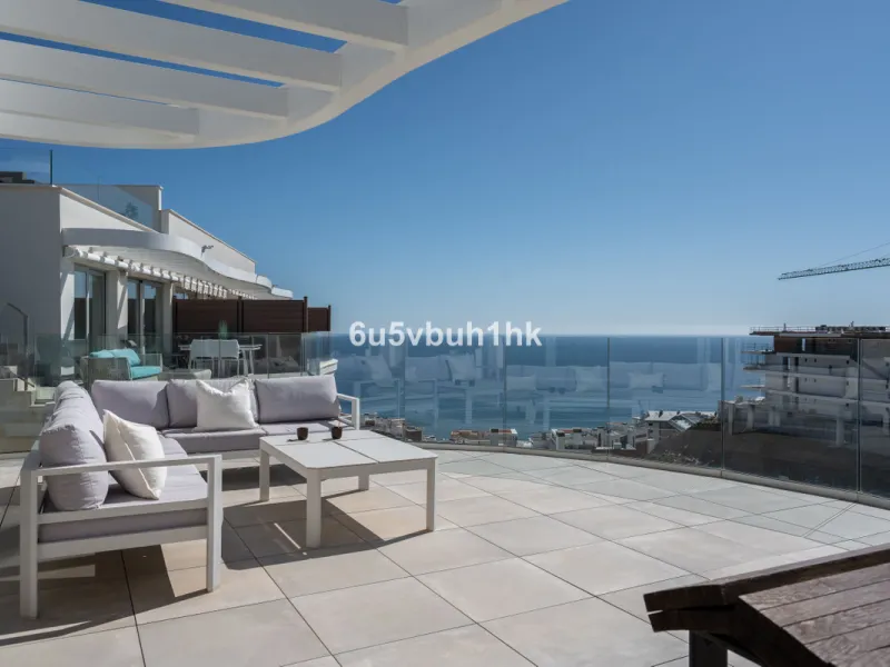 Apartment - Penthouse Duplex в продаже в Fuengirola, Málaga. В доме 3 спален и 2 ванных комнат. Площадь дома 96 м²