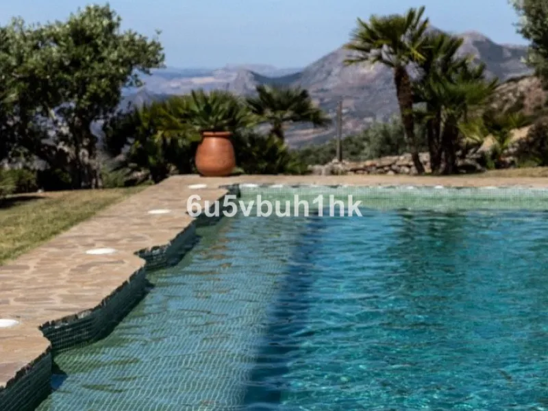 House - Detached Villa в продаже в Antequera, Málaga. В доме 5 спален и 5 ванных комнат. Площадь дома 643 м². Площадь участка 39428 м²