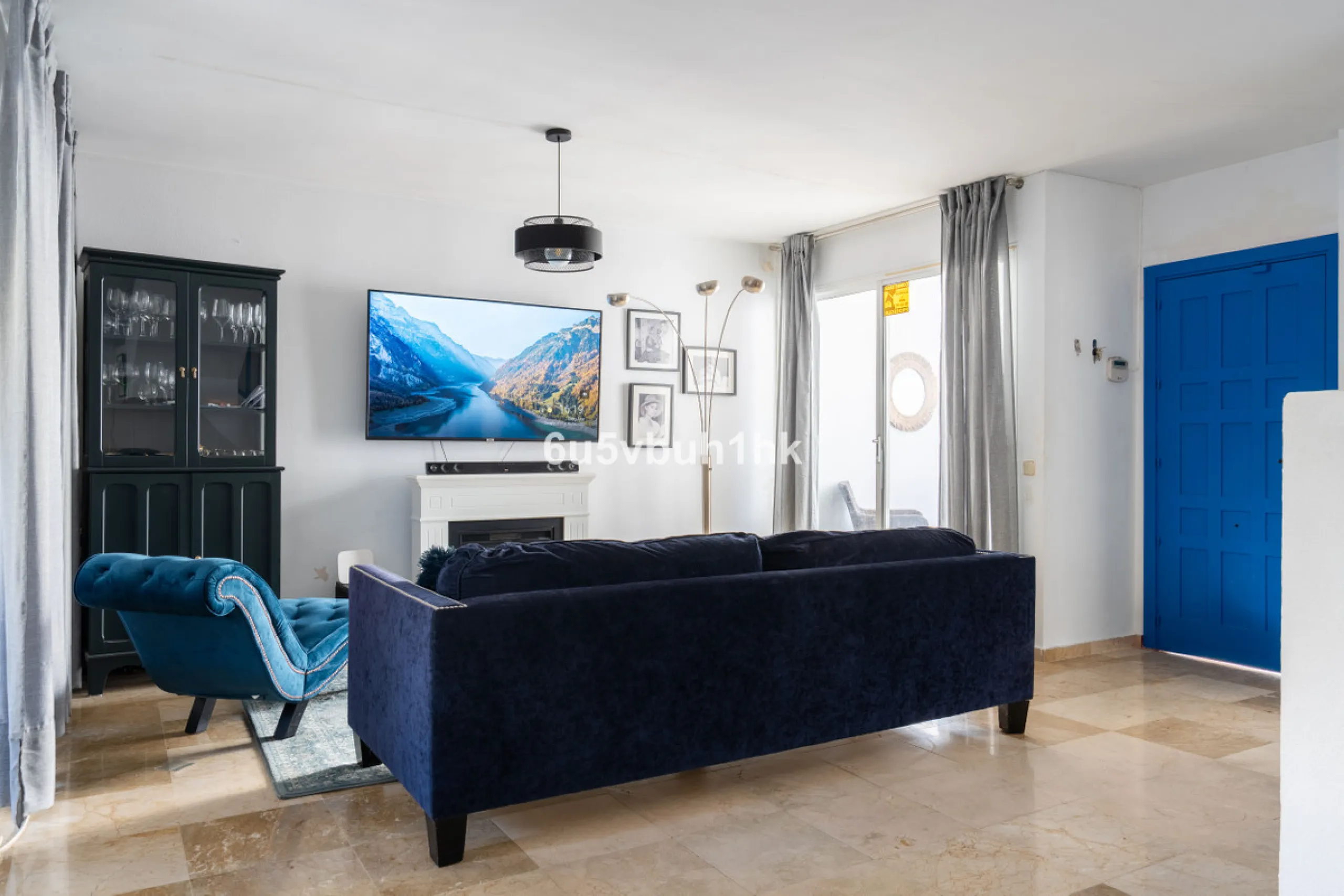 Semi-Detached Villa in a Gated Community with Swimming Pool in Nueva Andalucía