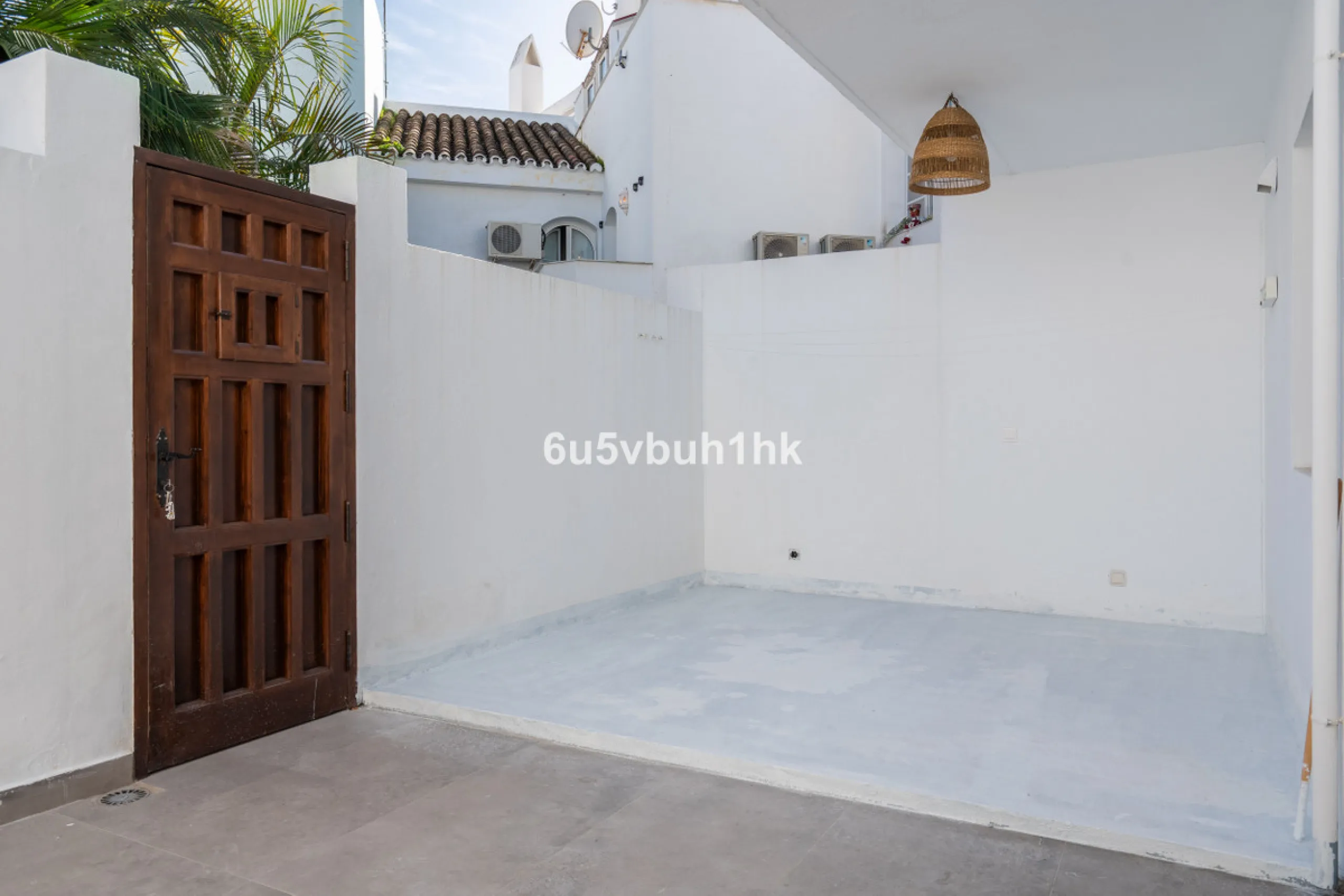 Semi-Detached Villa in a Gated Community with Swimming Pool in Nueva Andalucía
