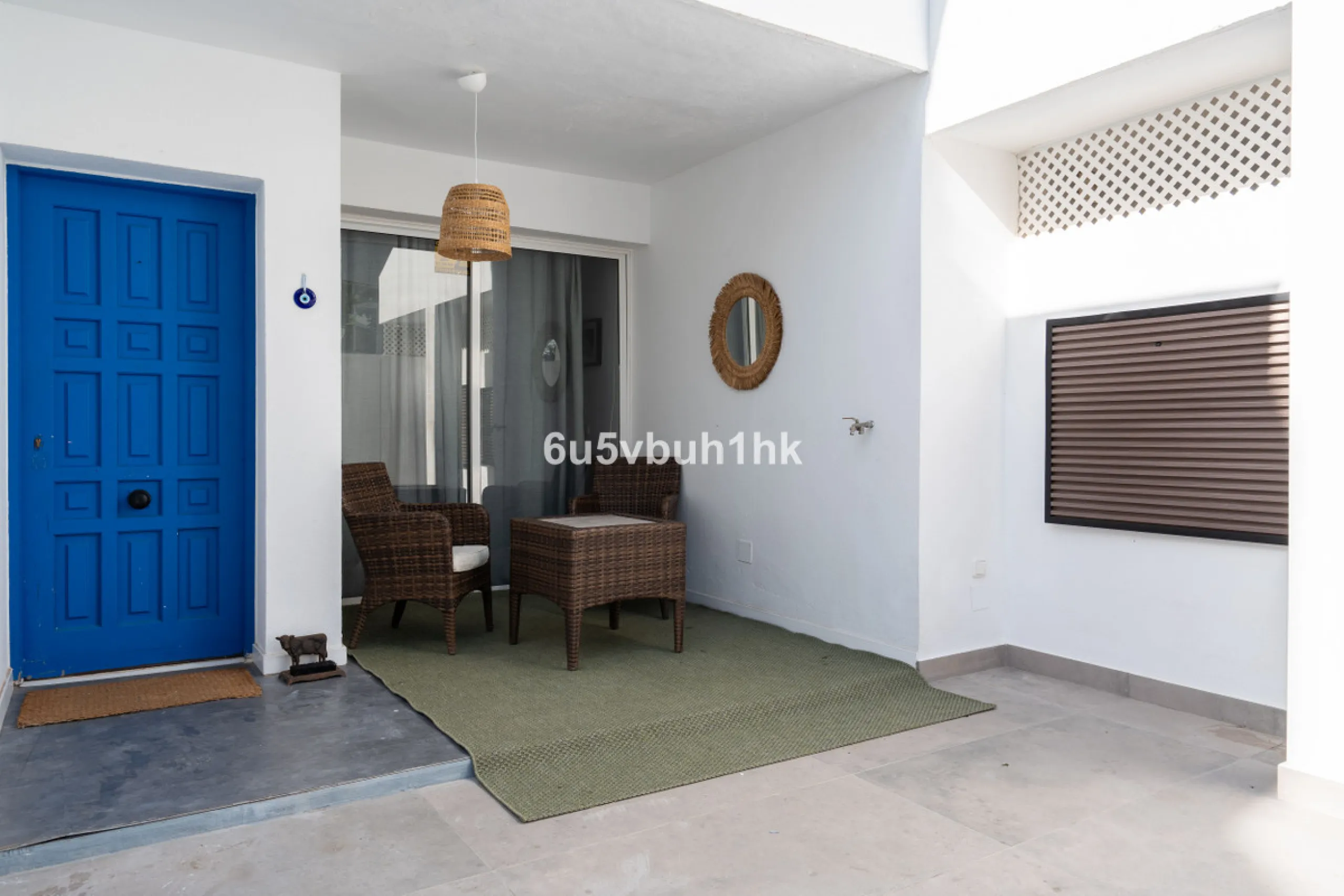 Semi-Detached Villa in a Gated Community with Swimming Pool in Nueva Andalucía