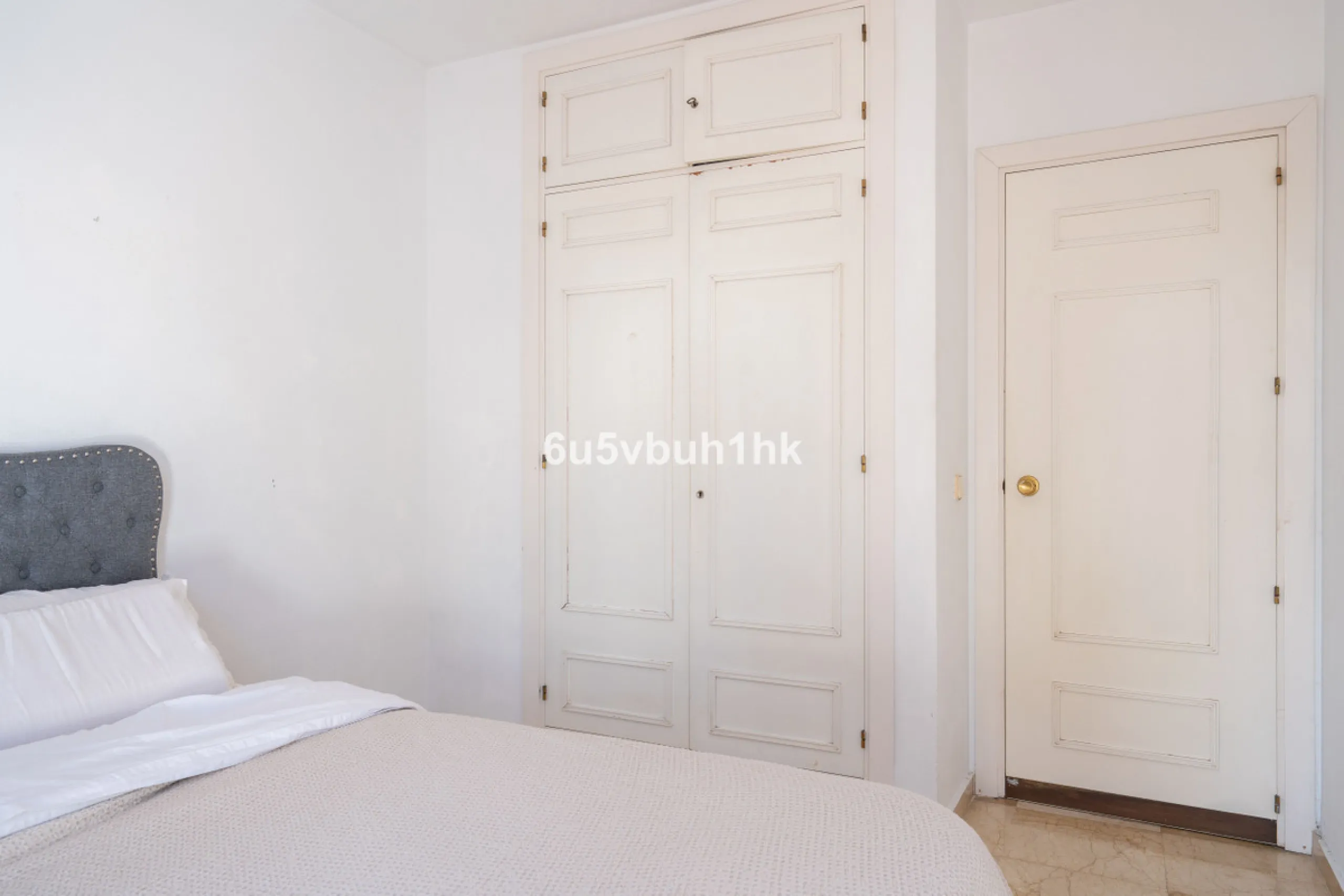 Semi-Detached Villa in a Gated Community with Swimming Pool in Nueva Andalucía