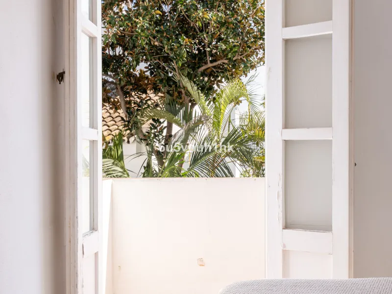 Semi-Detached Villa in a Gated Community with Swimming Pool in Nueva Andalucía