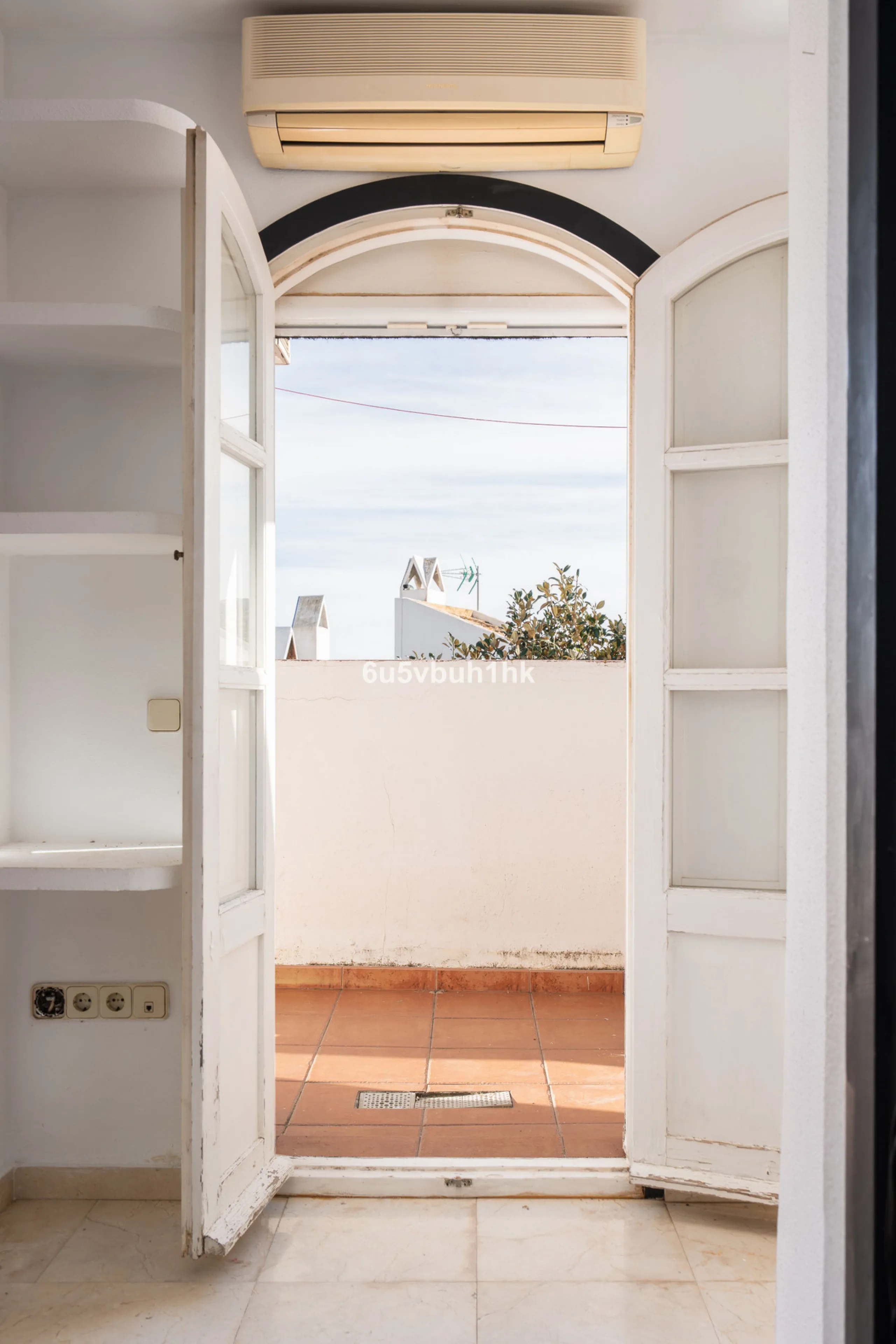 Semi-Detached Villa in a Gated Community with Swimming Pool in Nueva Andalucía