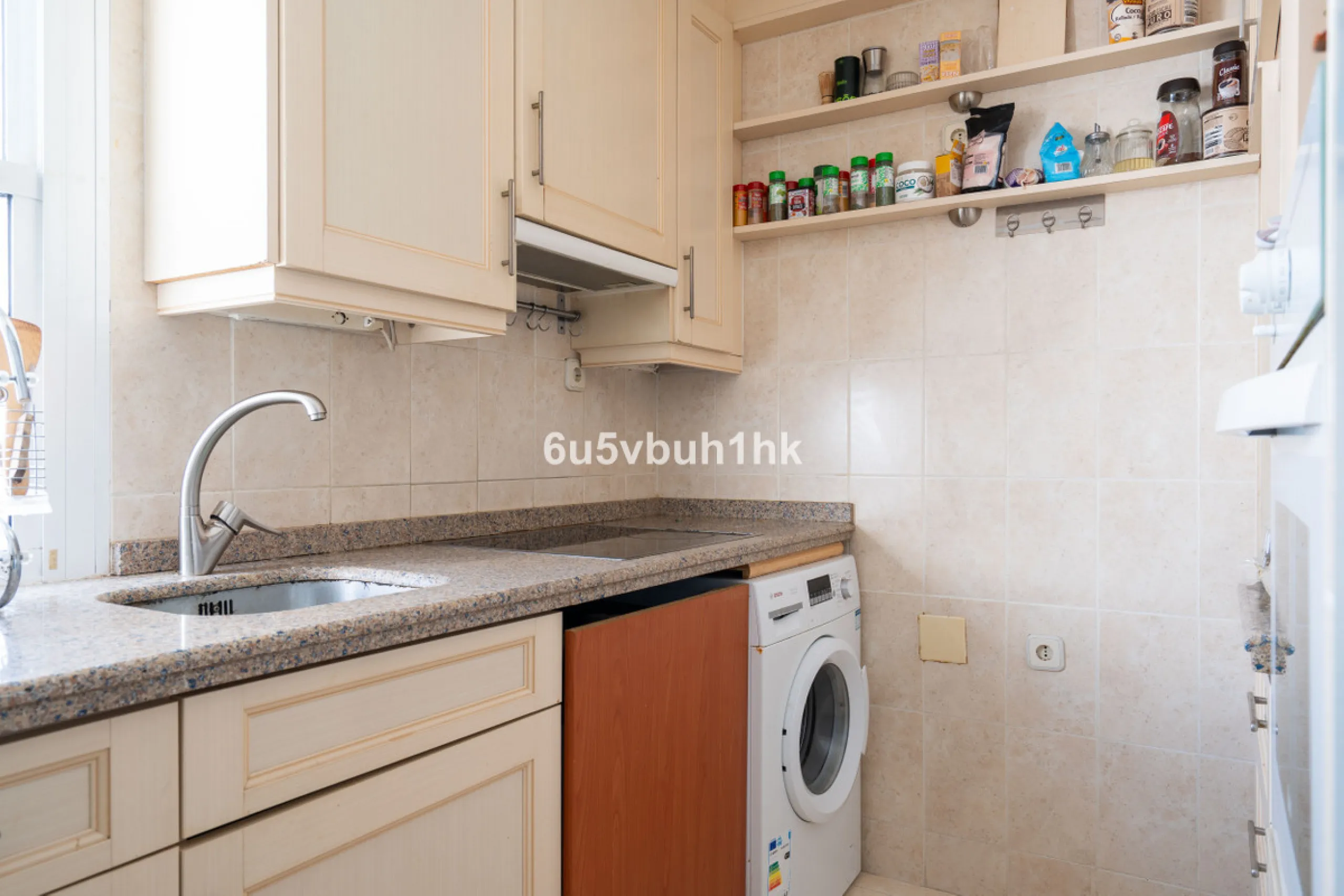 Semi-Detached Villa in a Gated Community with Swimming Pool in Nueva Andalucía