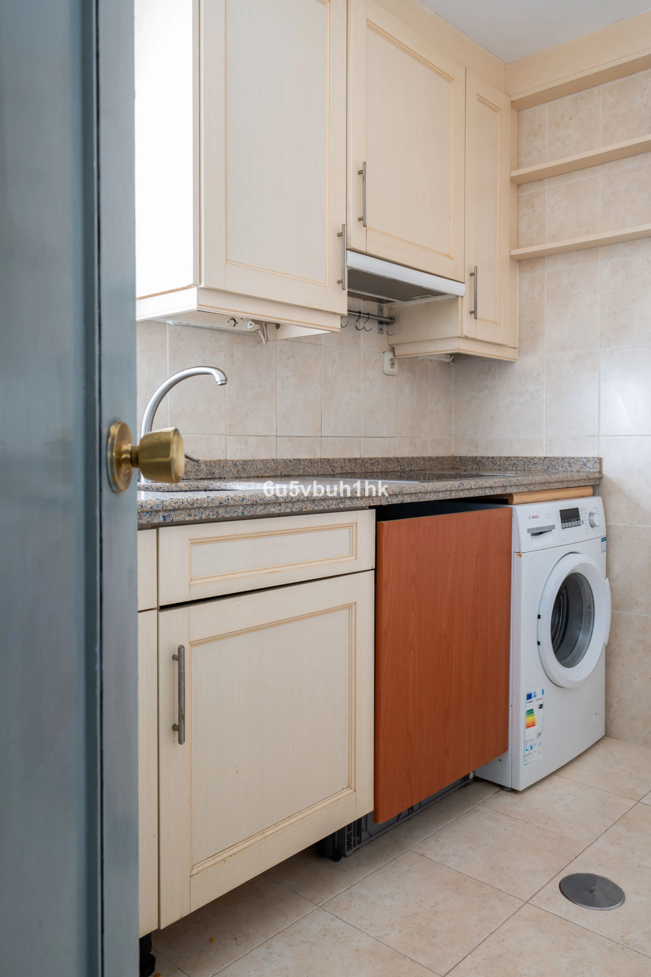 Semi-Detached Villa in a Gated Community with Swimming Pool in Nueva Andalucía