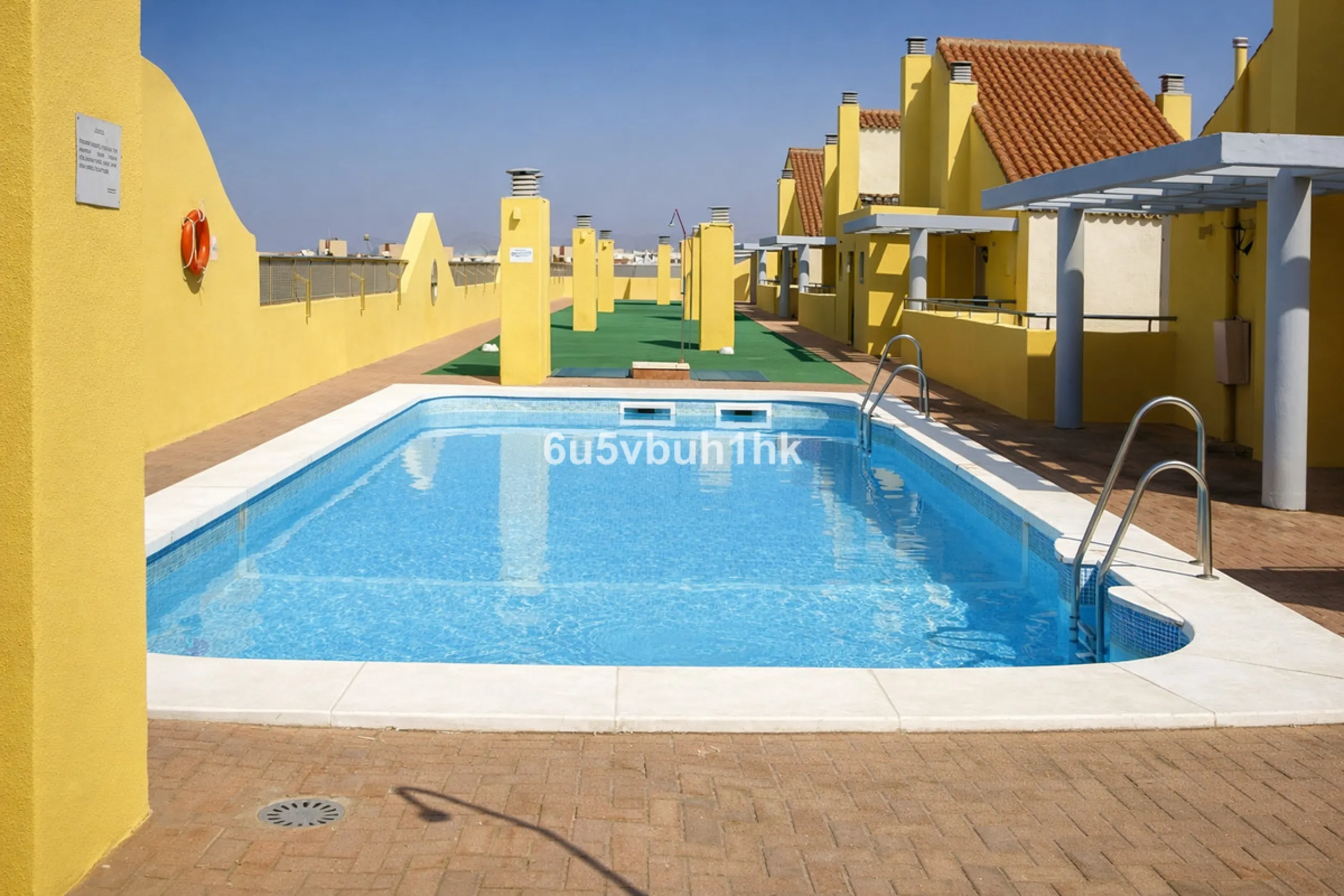 Apartment - Ground Floor Apartment в продаже в Málaga, Málaga. В доме 3 спален и 2 ванных комнат. Площадь дома 82 м²