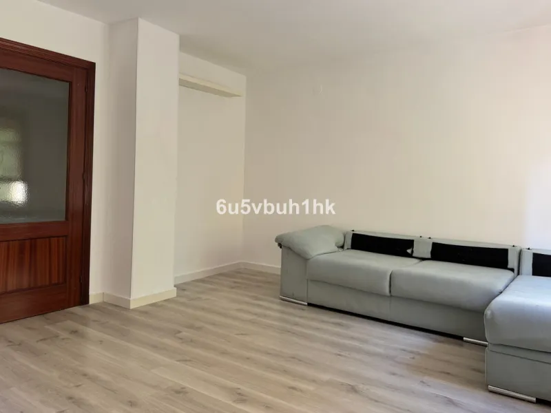 Apartment - Ground Floor Apartment в продаже в Málaga, Málaga. В доме 3 спален и 2 ванных комнат. Площадь дома 82 м²