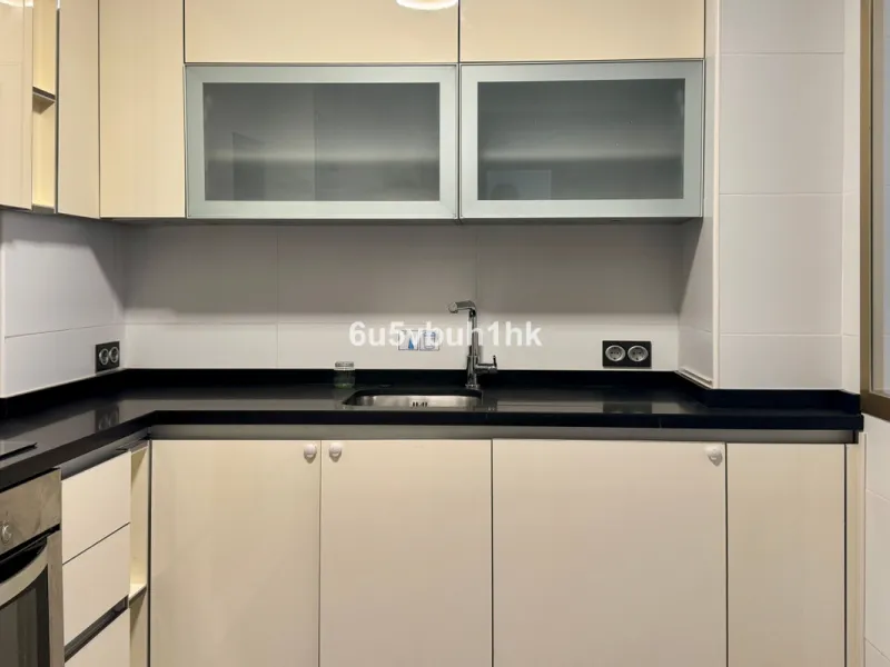 Apartment - Ground Floor Apartment в продаже в Málaga, Málaga. В доме 3 спален и 2 ванных комнат. Площадь дома 82 м²