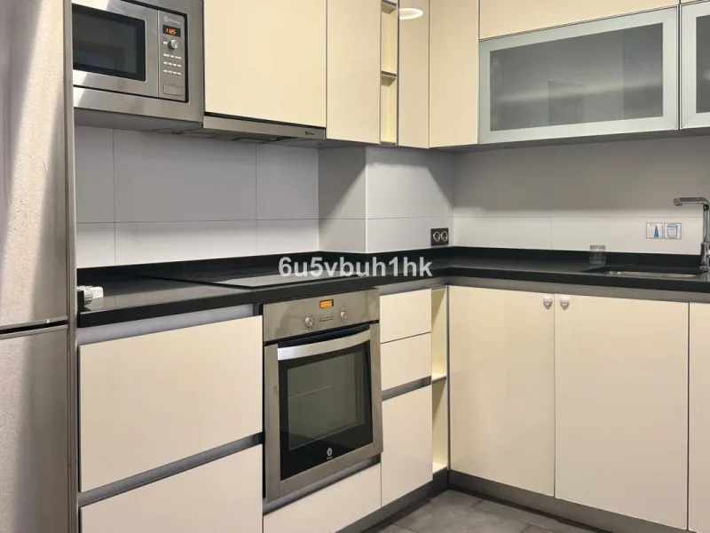 Apartment - Ground Floor Apartment в продаже в Málaga, Málaga. В доме 3 спален и 2 ванных комнат. Площадь дома 82 м²