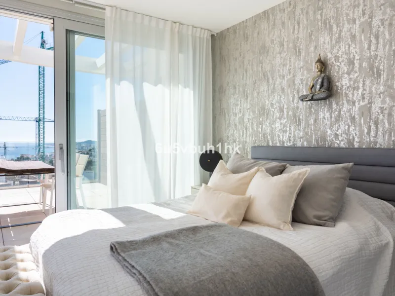 Apartment - Penthouse Duplex в продаже в Fuengirola, Málaga. В доме 3 спален и 2 ванных комнат. Площадь дома 96 м²