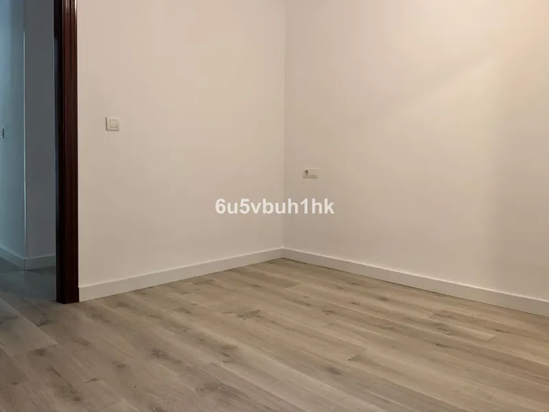 Apartment - Ground Floor Apartment в продаже в Málaga, Málaga. В доме 3 спален и 2 ванных комнат. Площадь дома 82 м²