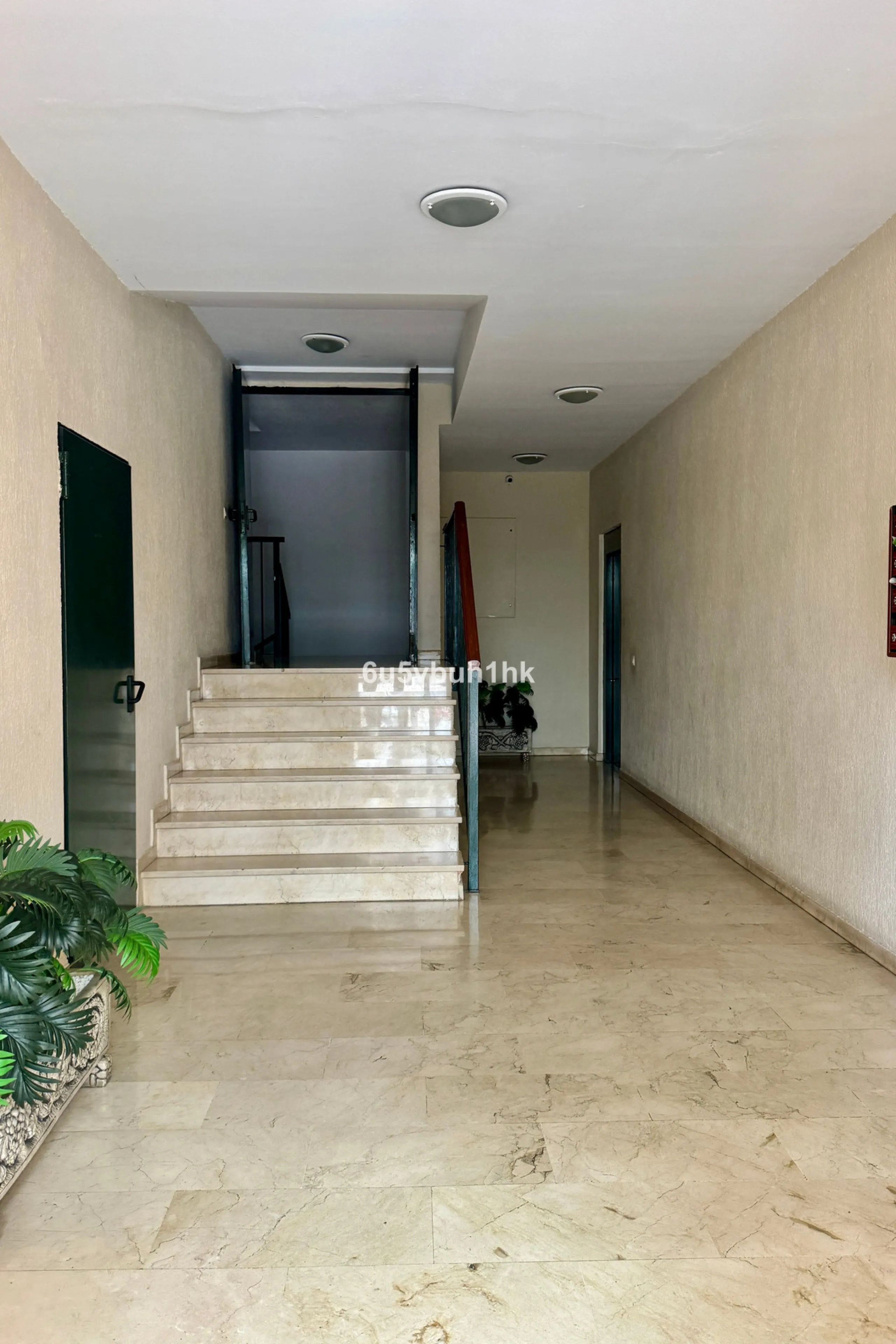 Apartment - Ground Floor Apartment в продаже в Málaga, Málaga. В доме 3 спален и 2 ванных комнат. Площадь дома 82 м²