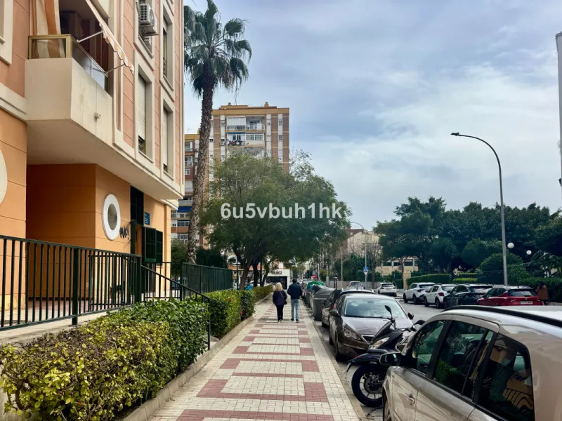 Apartment - Ground Floor Apartment в продаже в Málaga, Málaga. В доме 3 спален и 2 ванных комнат. Площадь дома 82 м²