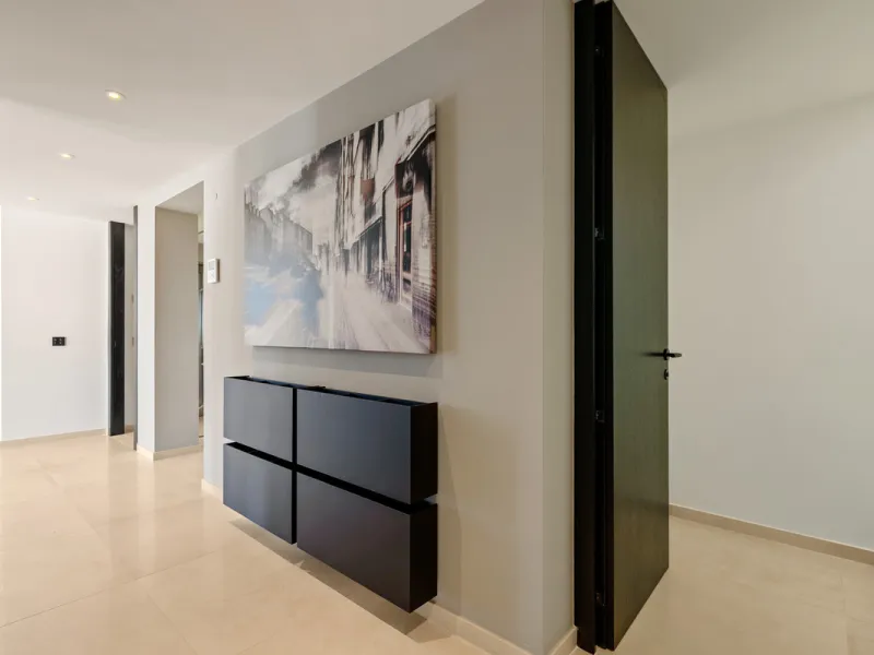 This exceptional duplex penthouse is located within the exclusive gated community of 9 Lions in Aloha, one of the most prestigious residential developments in Nueva Andalucía. Set in an elevated position, the property enjoys panoramic open views across th