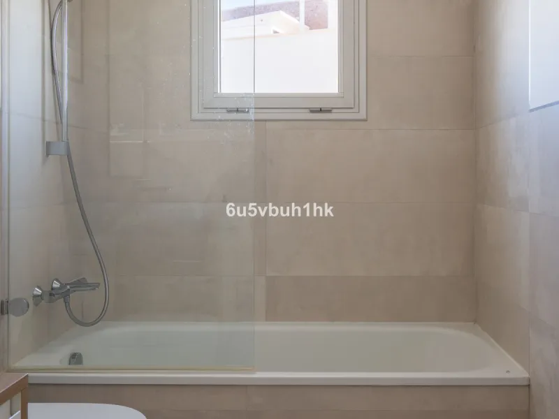 Apartment - Penthouse Duplex в продаже в Fuengirola, Málaga. В доме 3 спален и 2 ванных комнат. Площадь дома 96 м²