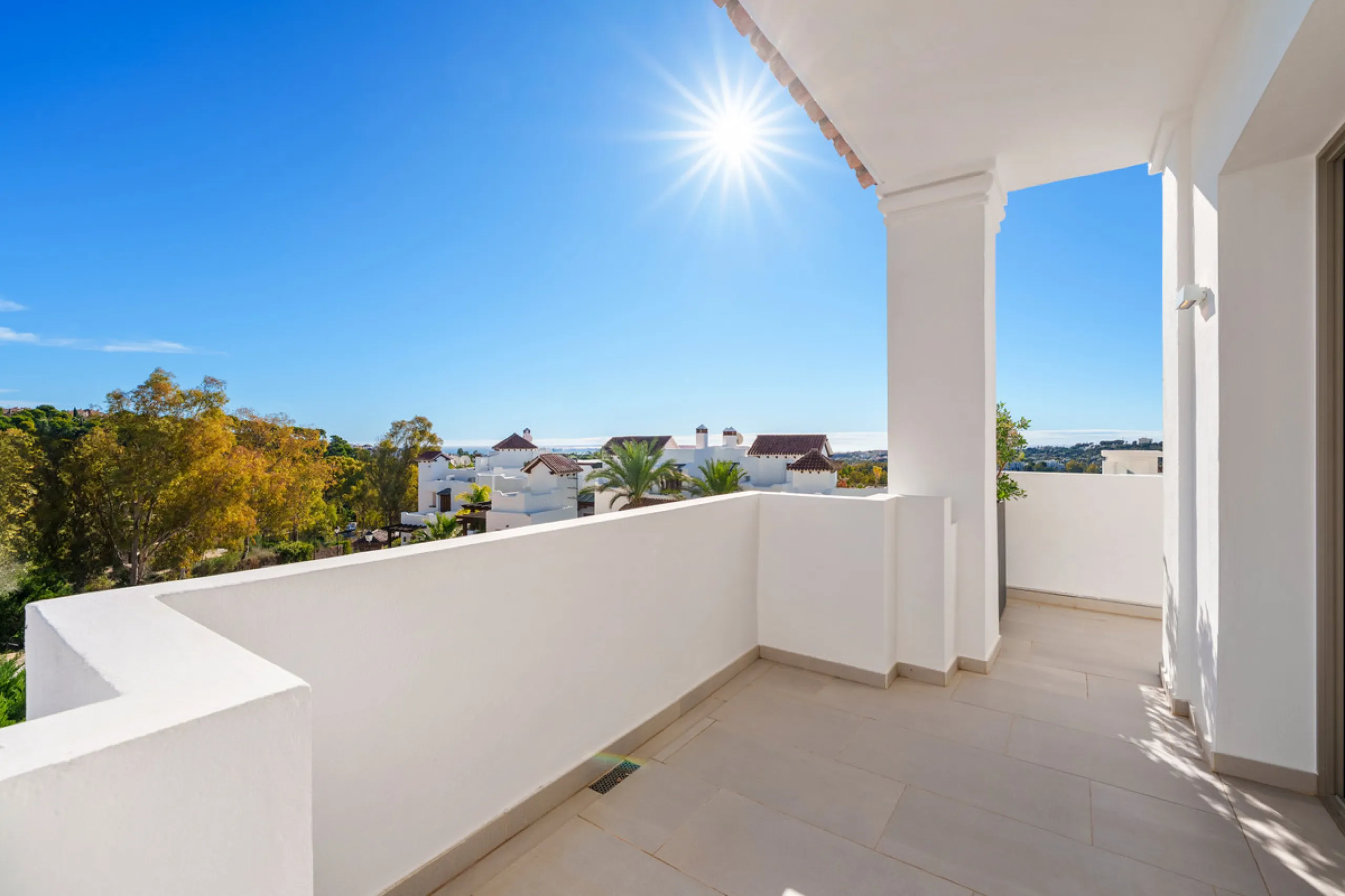 This exceptional duplex penthouse is located within the exclusive gated community of 9 Lions in Aloha, one of the most prestigious residential developments in Nueva Andalucía. Set in an elevated position, the property enjoys panoramic open views across th