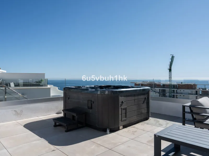 Apartment - Penthouse Duplex в продаже в Fuengirola, Málaga. В доме 3 спален и 2 ванных комнат. Площадь дома 96 м²