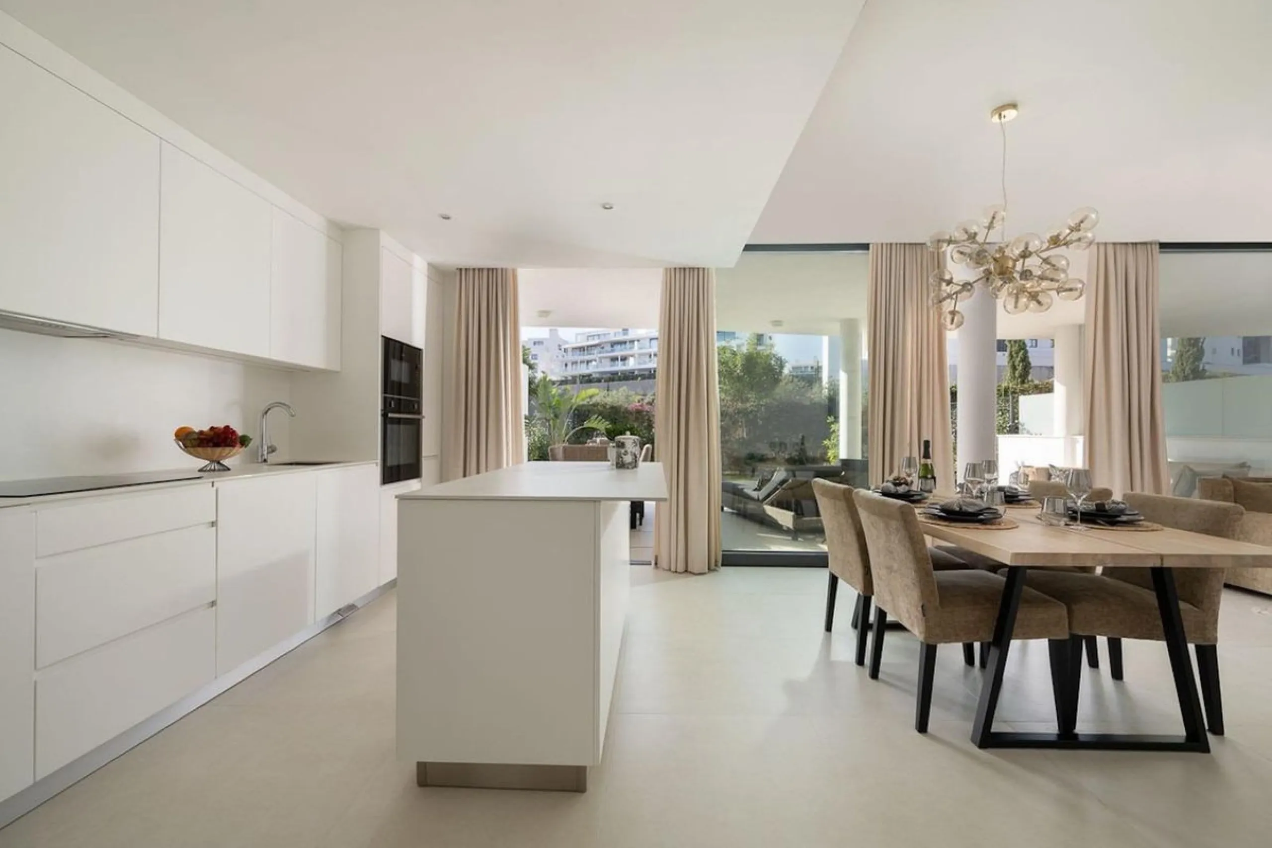 Located in the prestigious Higuerón West community, this beautifully presented 2-bedroom ground-floor apartment offers a rare combination of contemporary design, outdoor living, and strong rental potential.