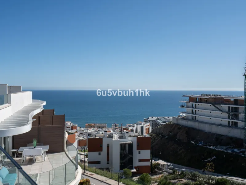 Apartment - Penthouse Duplex в продаже в Fuengirola, Málaga. В доме 3 спален и 2 ванных комнат. Площадь дома 96 м²