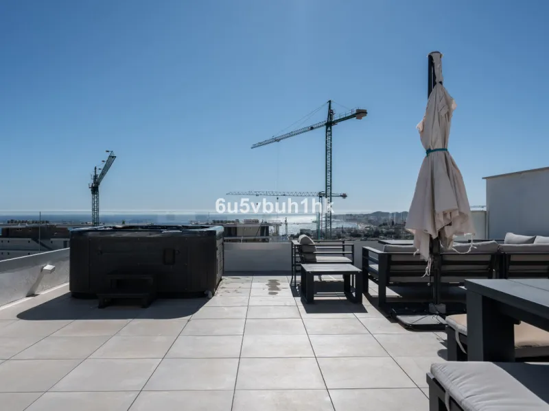 Apartment - Penthouse Duplex в продаже в Fuengirola, Málaga. В доме 3 спален и 2 ванных комнат. Площадь дома 96 м²