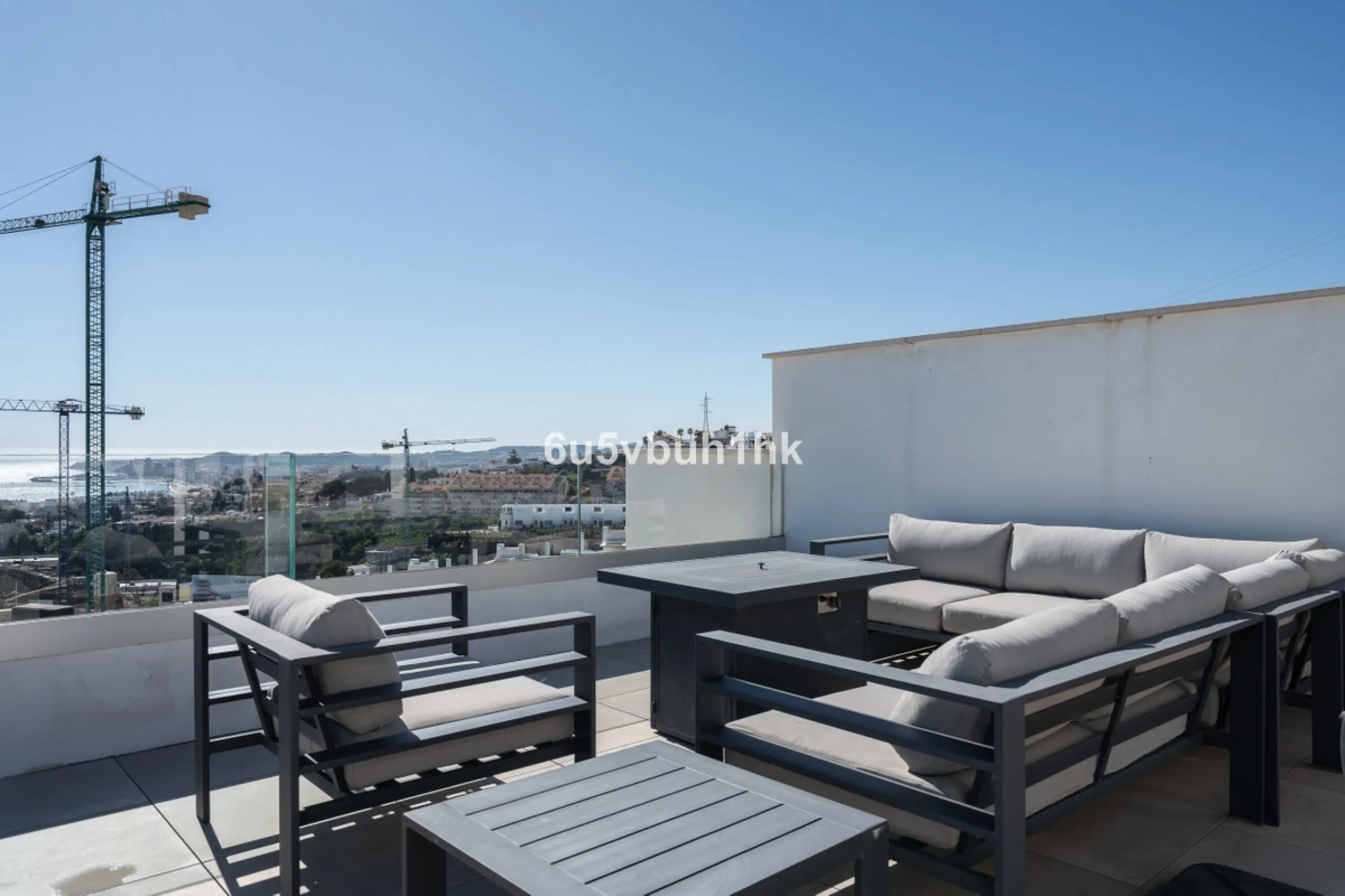 Apartment - Penthouse Duplex в продаже в Fuengirola, Málaga. В доме 3 спален и 2 ванных комнат. Площадь дома 96 м²