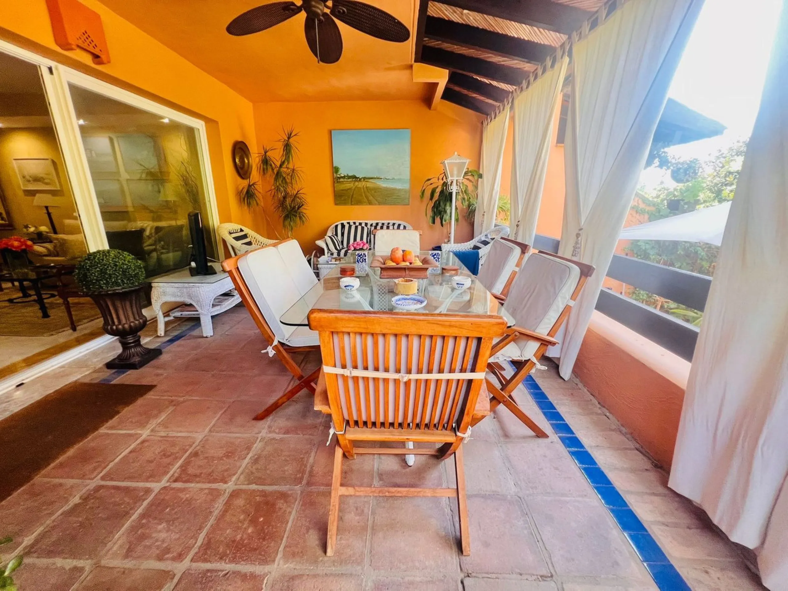 Townhouse for Sale – Your New Home Just Steps from the Beach