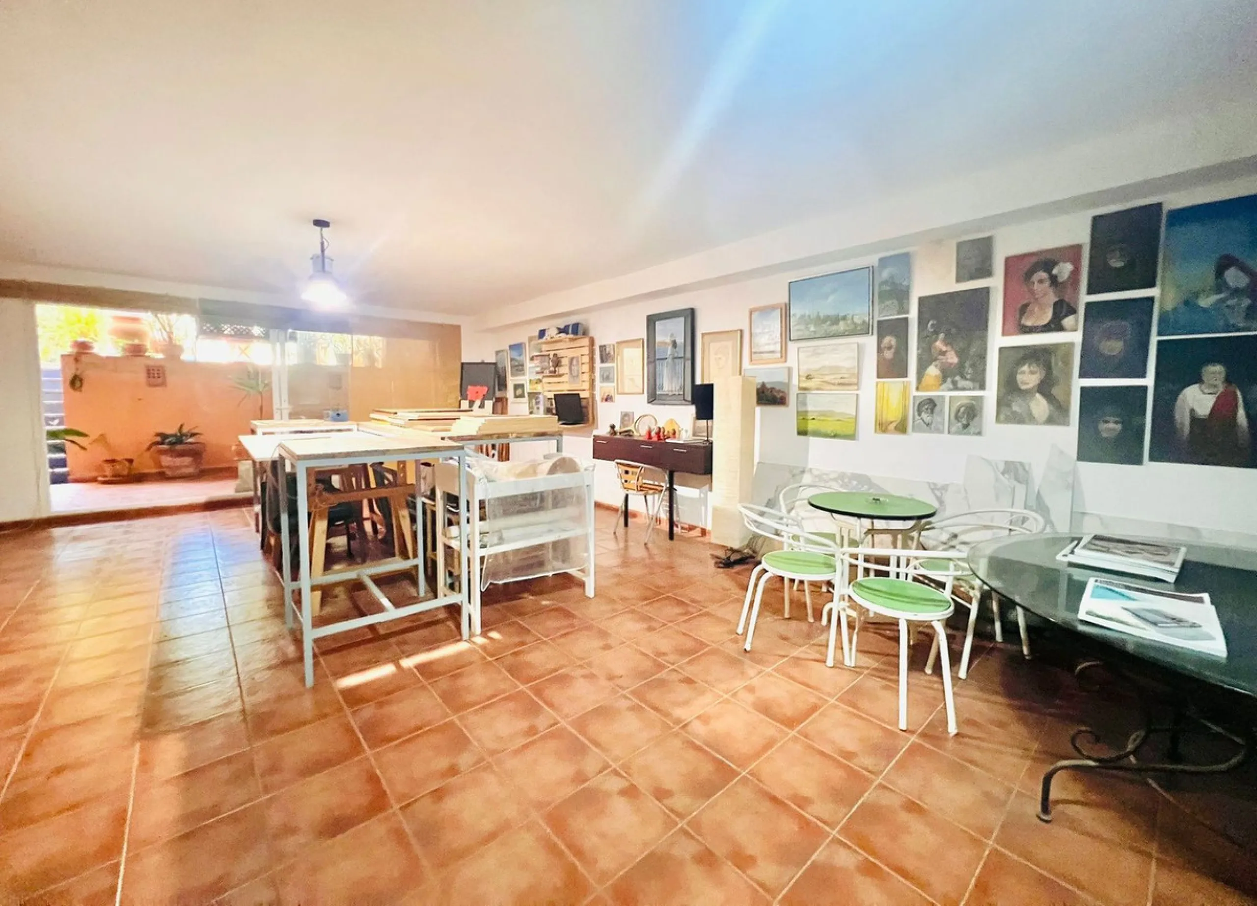 Townhouse for Sale – Your New Home Just Steps from the Beach