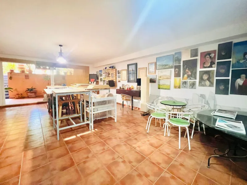 Townhouse for Sale – Your New Home Just Steps from the Beach