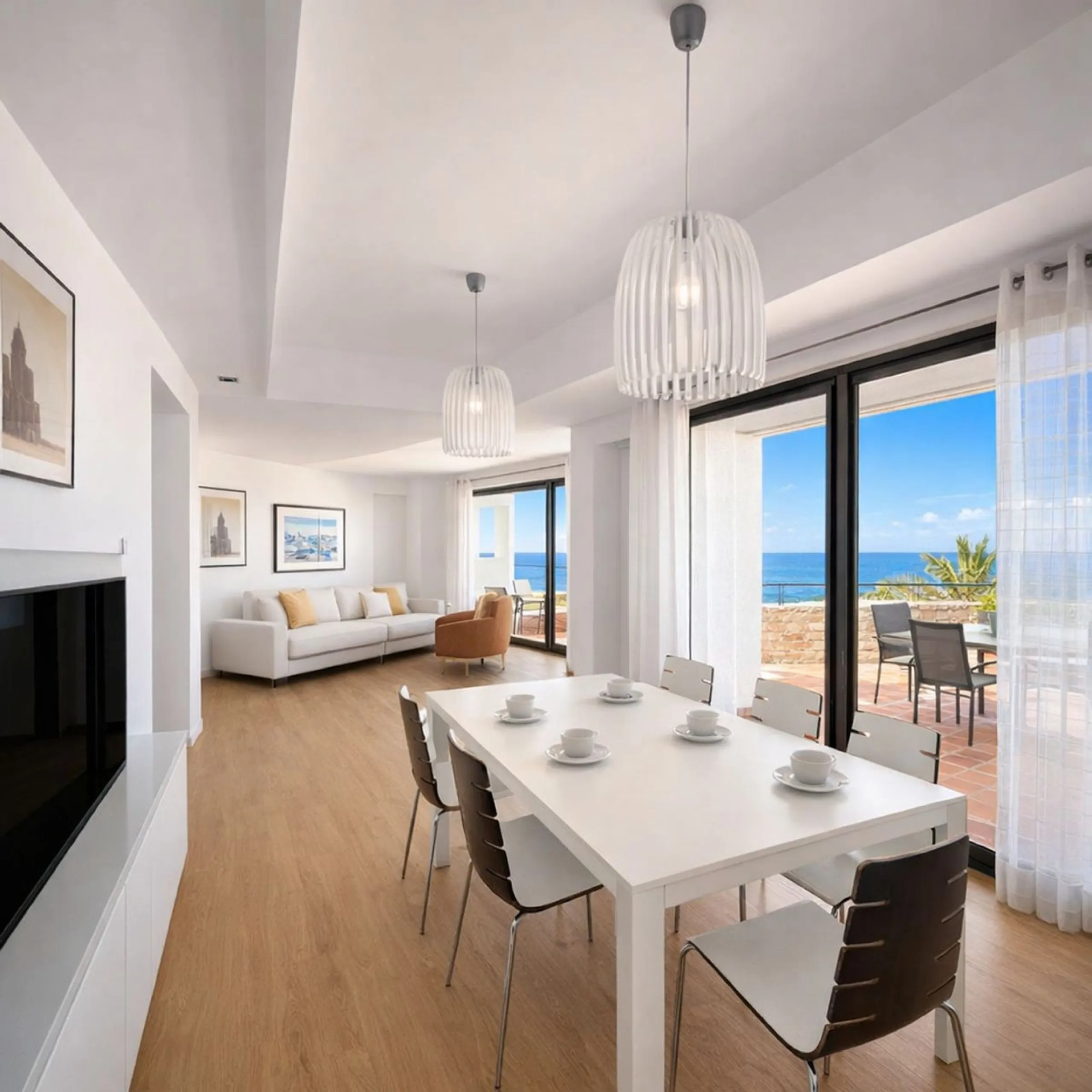 BEACHFRONT APARTMENT WITH PANORAMIC SEA VIEWS