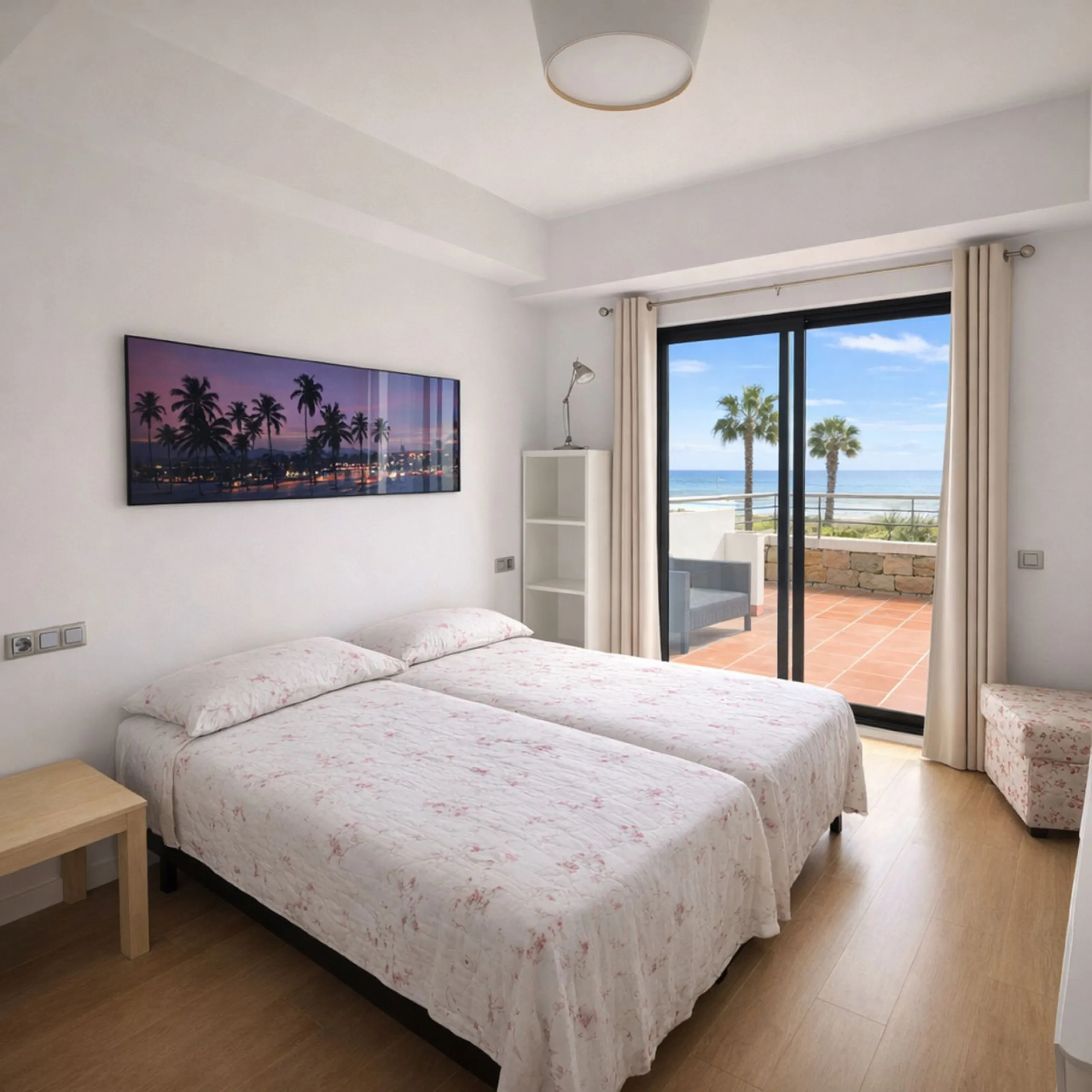 BEACHFRONT APARTMENT WITH PANORAMIC SEA VIEWS