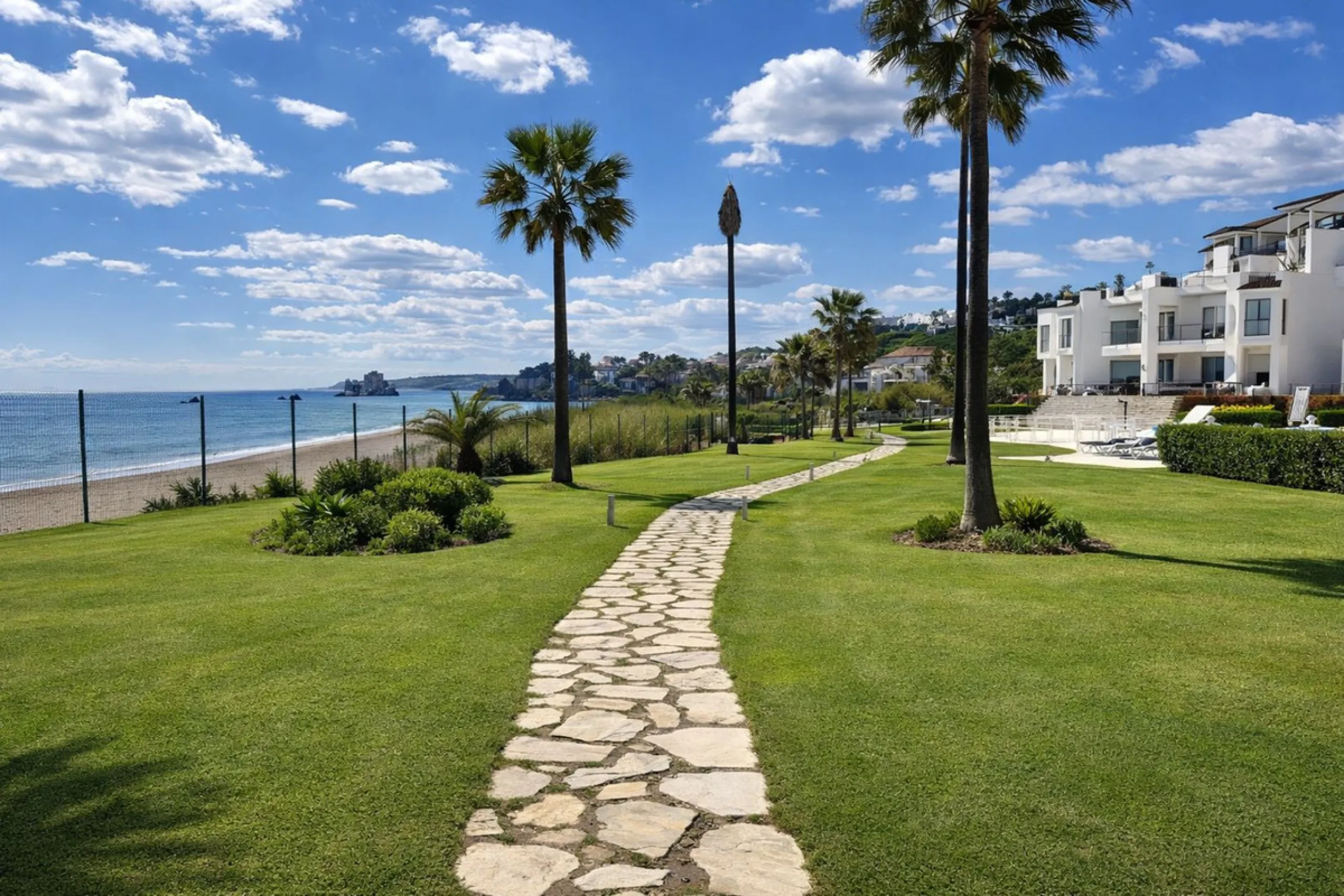 BEACHFRONT APARTMENT WITH PANORAMIC SEA VIEWS
