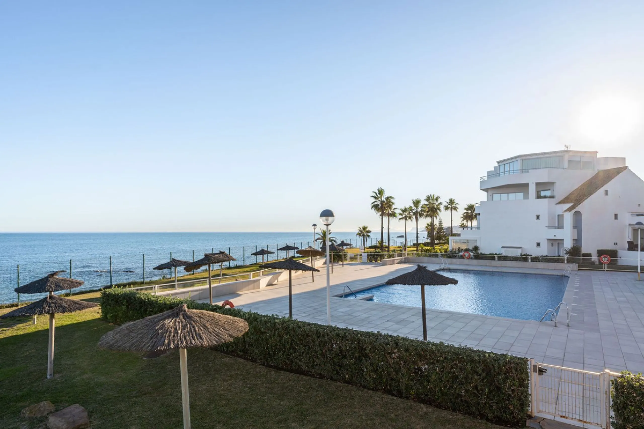 BEACHFRONT APARTMENT WITH PANORAMIC SEA VIEWS