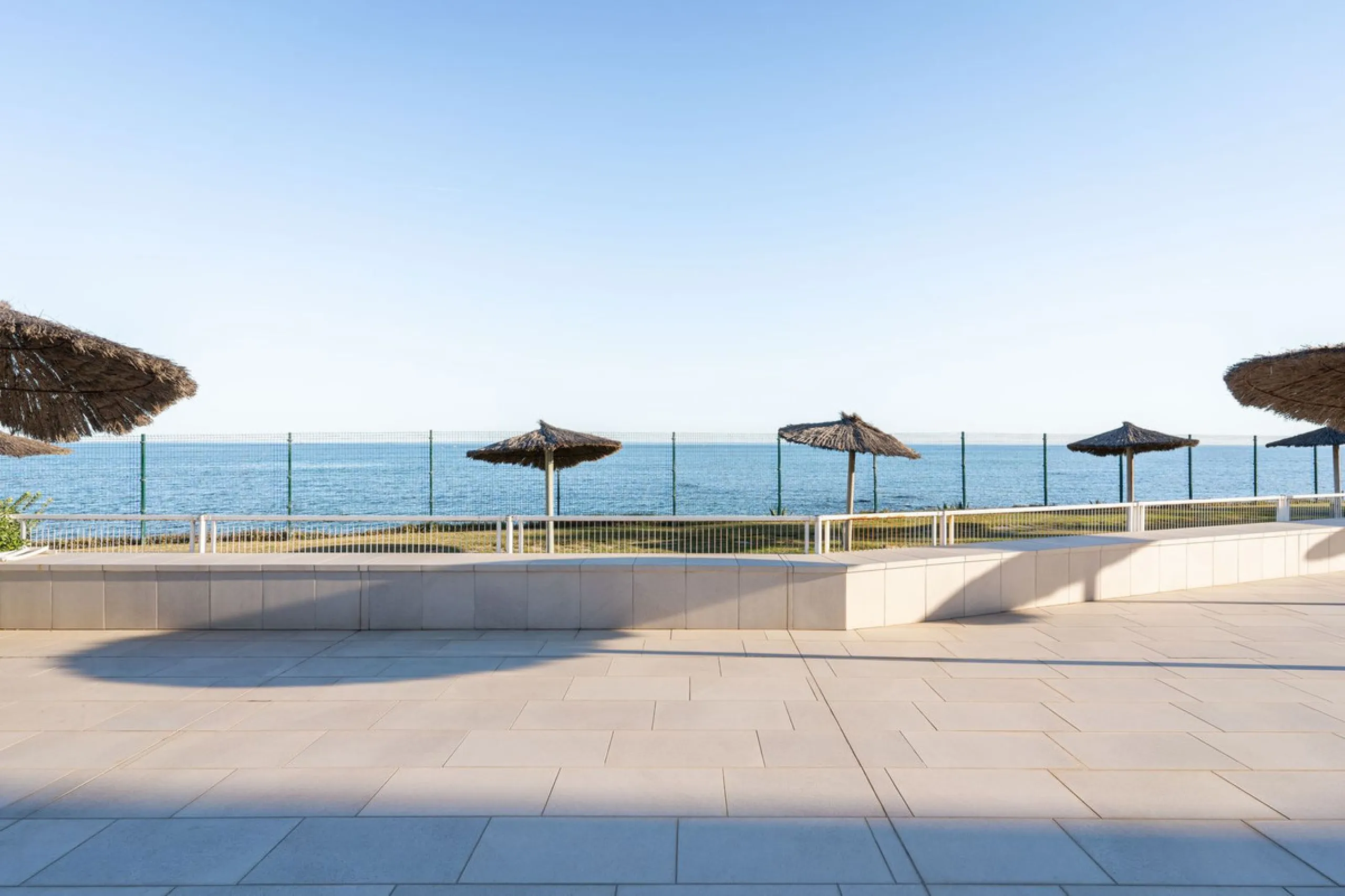 BEACHFRONT APARTMENT WITH PANORAMIC SEA VIEWS