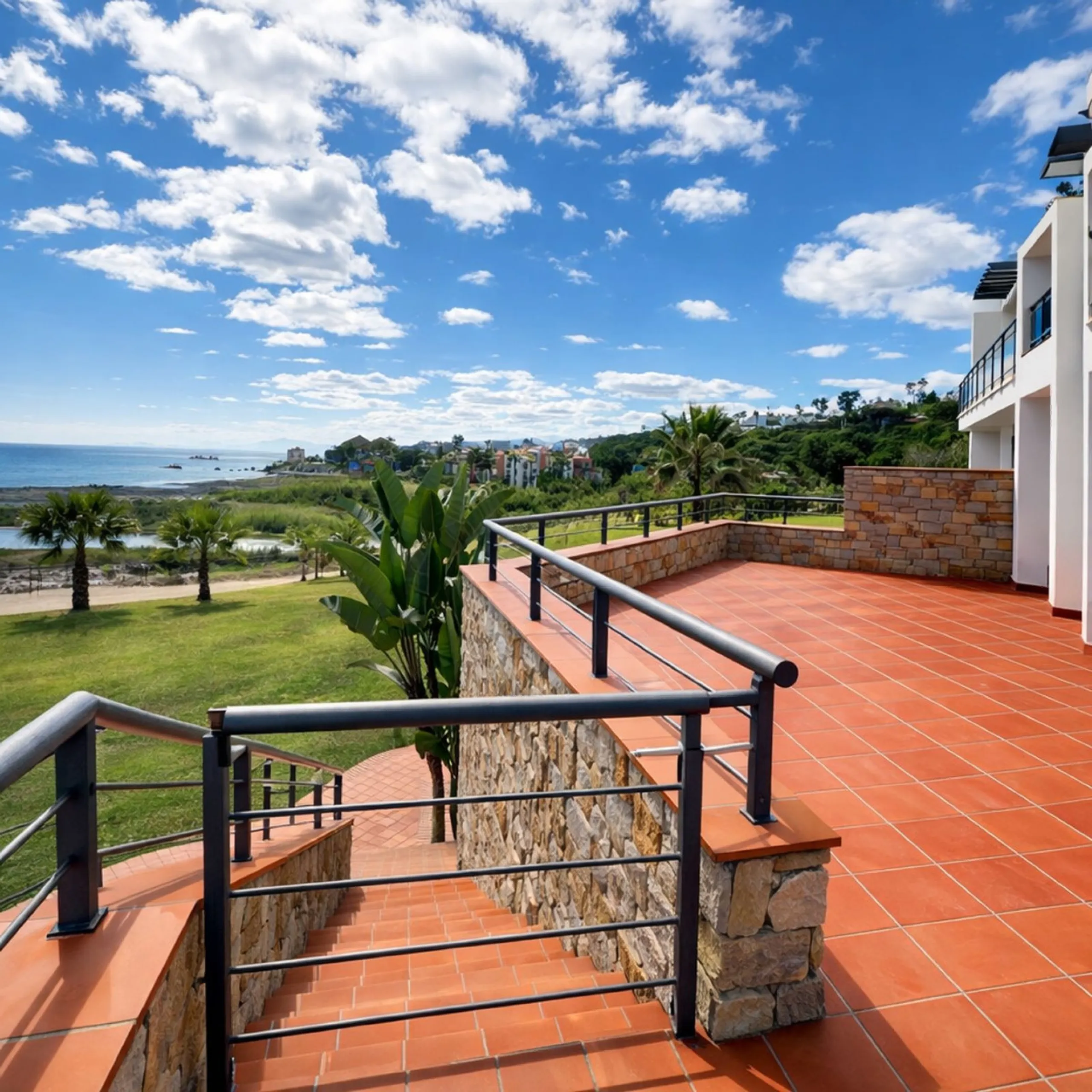BEACHFRONT APARTMENT WITH PANORAMIC SEA VIEWS